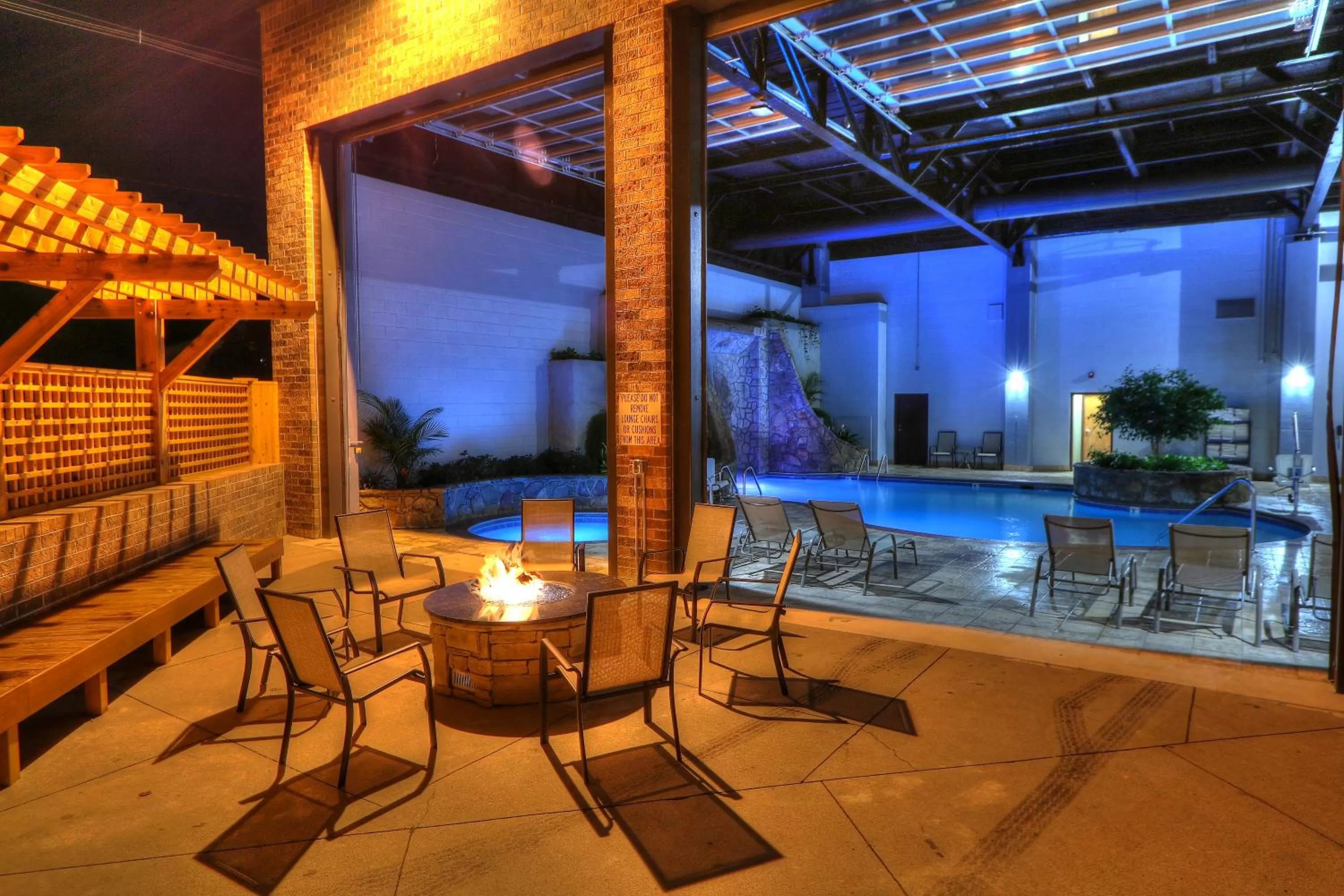 Patio in The Ramsey Hotel and Convention Center