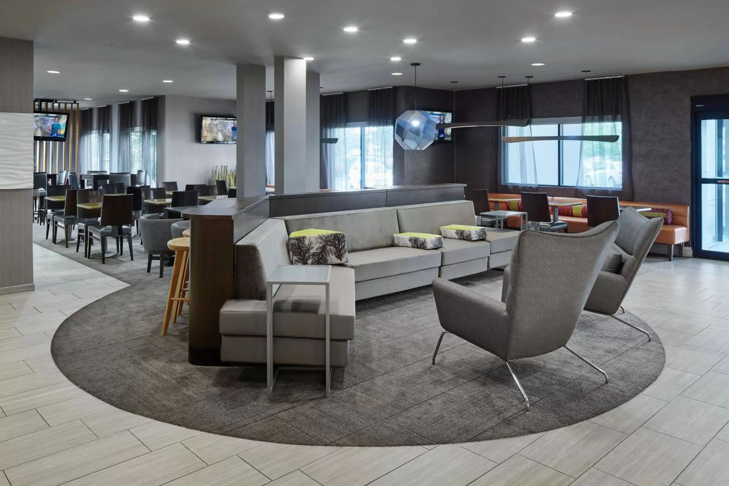 Lobby or reception, Restaurant/Places to Eat in SpringHill Suites Chicago Bolingbrook