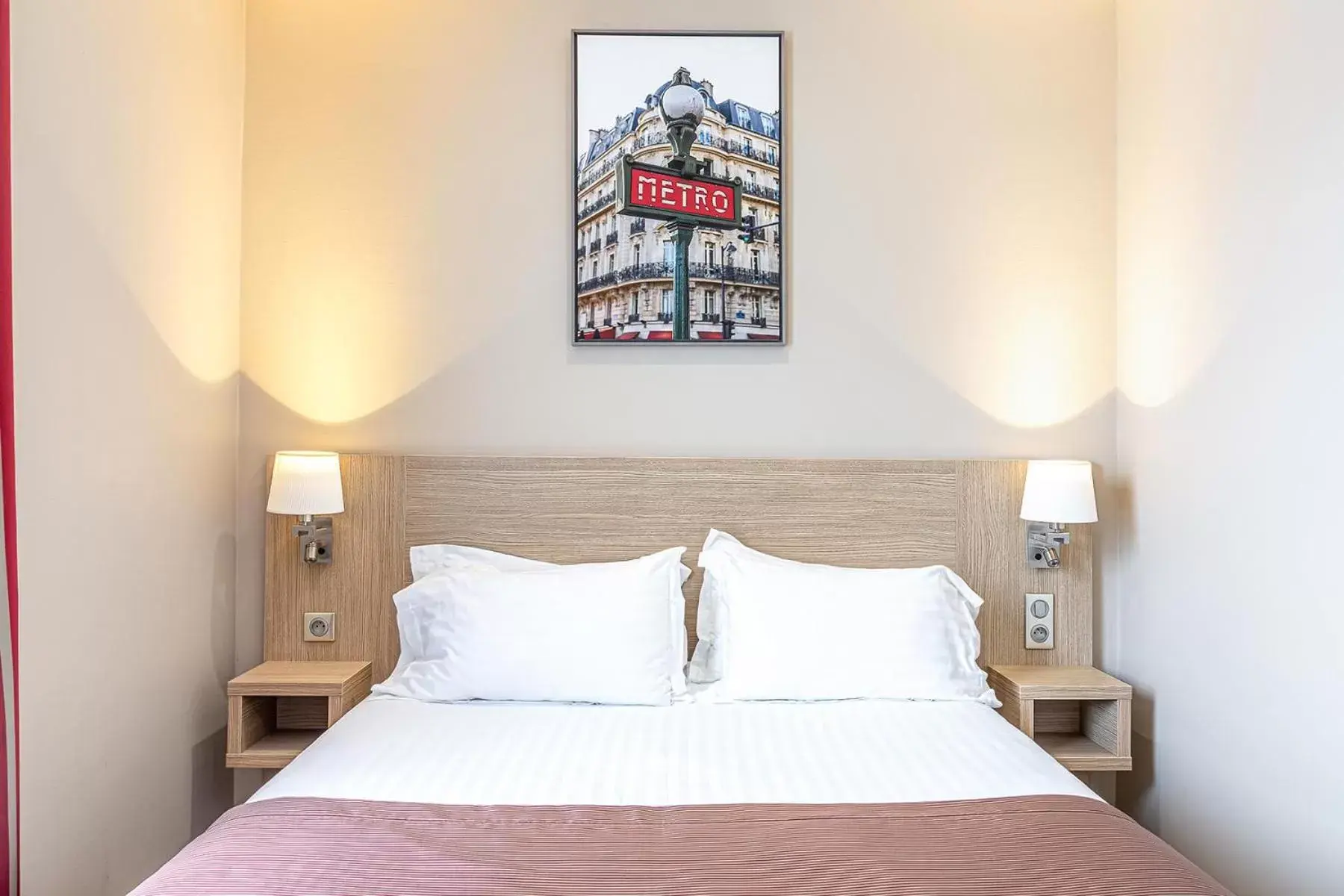 Bedroom, Bed in Paris d'Issy Hôtel Porte de Versailles