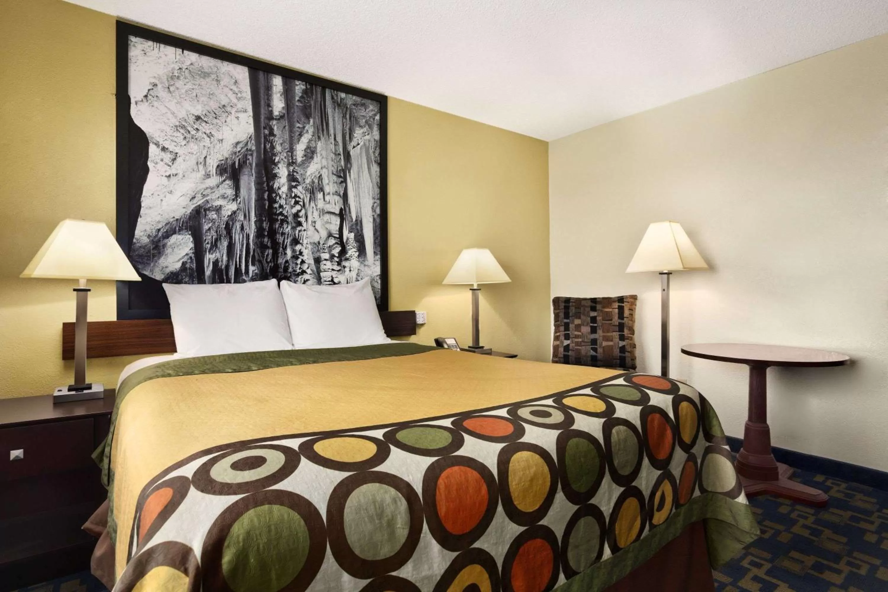 On site, Bed in Super 8 by Wyndham Carlsbad