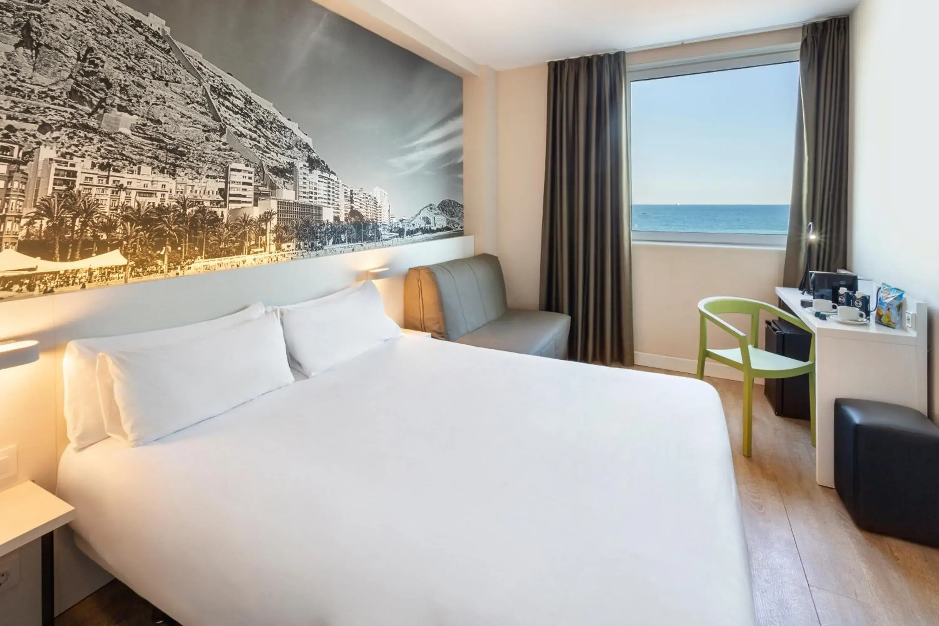 Bed in B&B Hotel Alicante