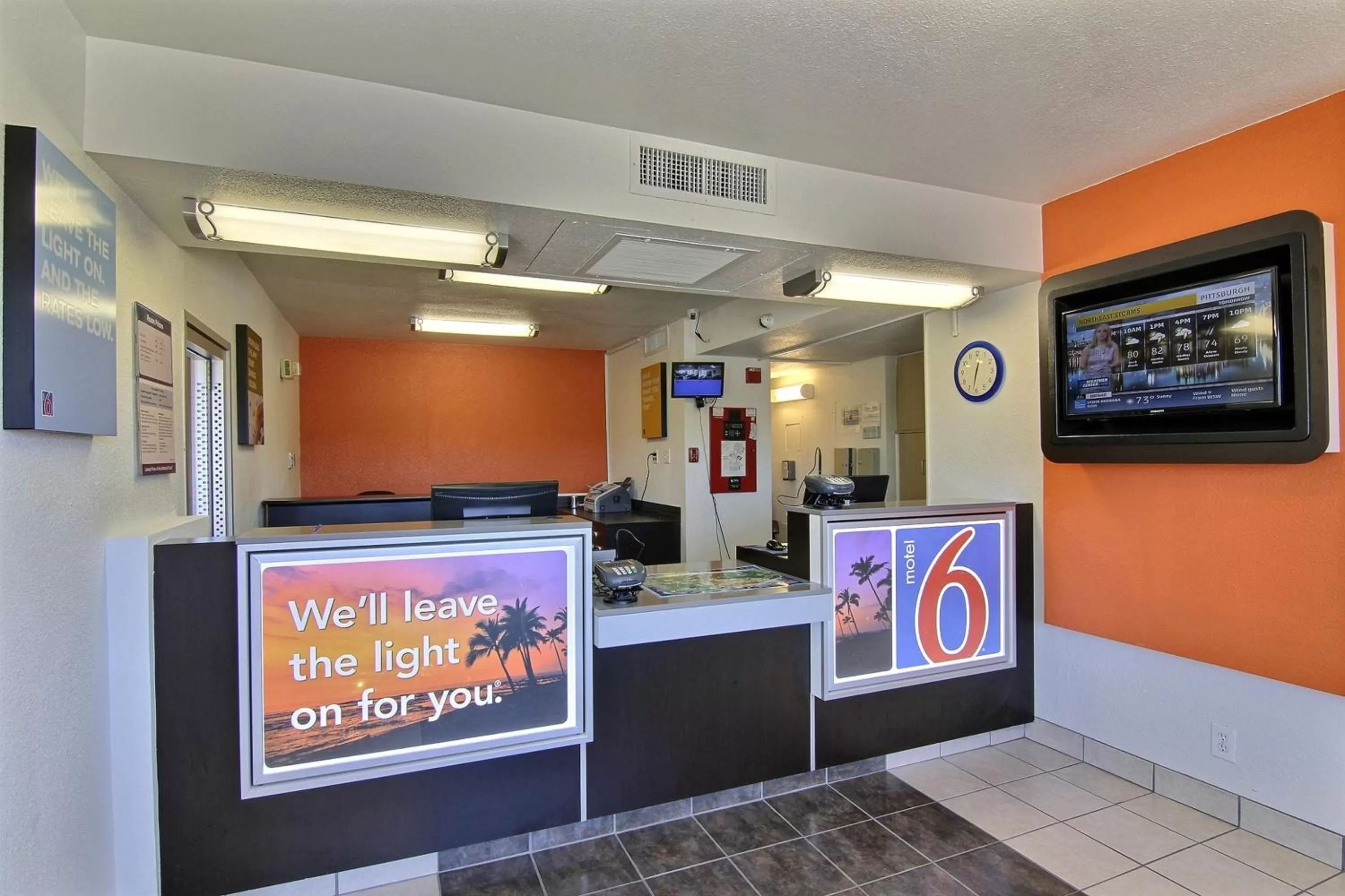 Lobby or reception in Motel 6-Carpinteria, CA - Santa Barbara - North