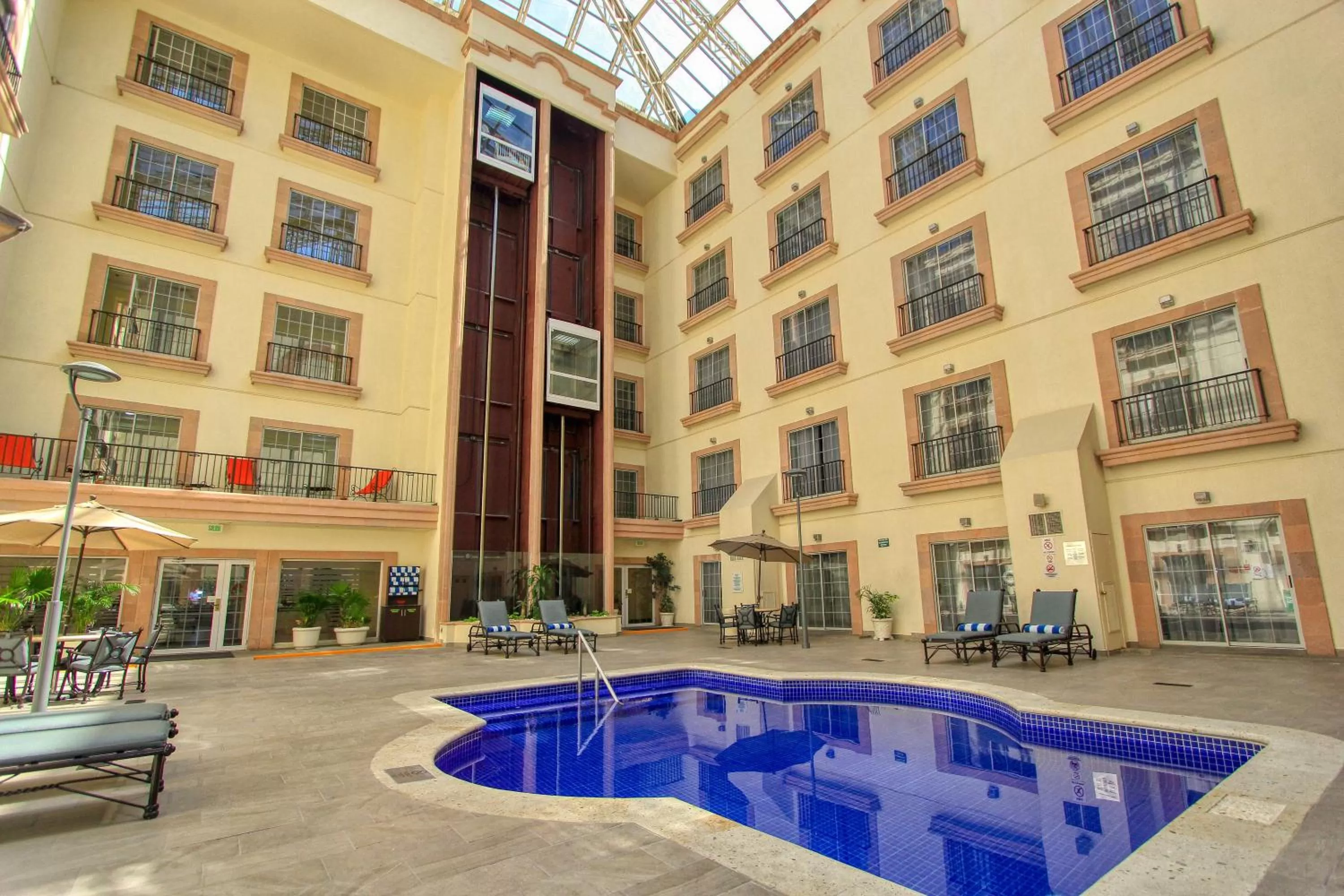 Swimming pool in Holiday Inn Leon by IHG