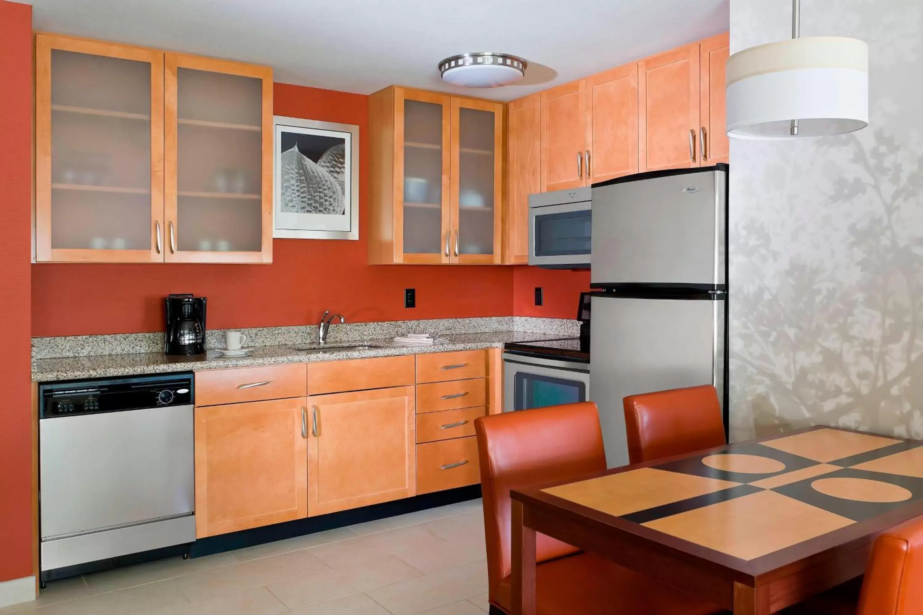 Bedroom, Kitchen/Kitchenette in Residence Inn Lansing West