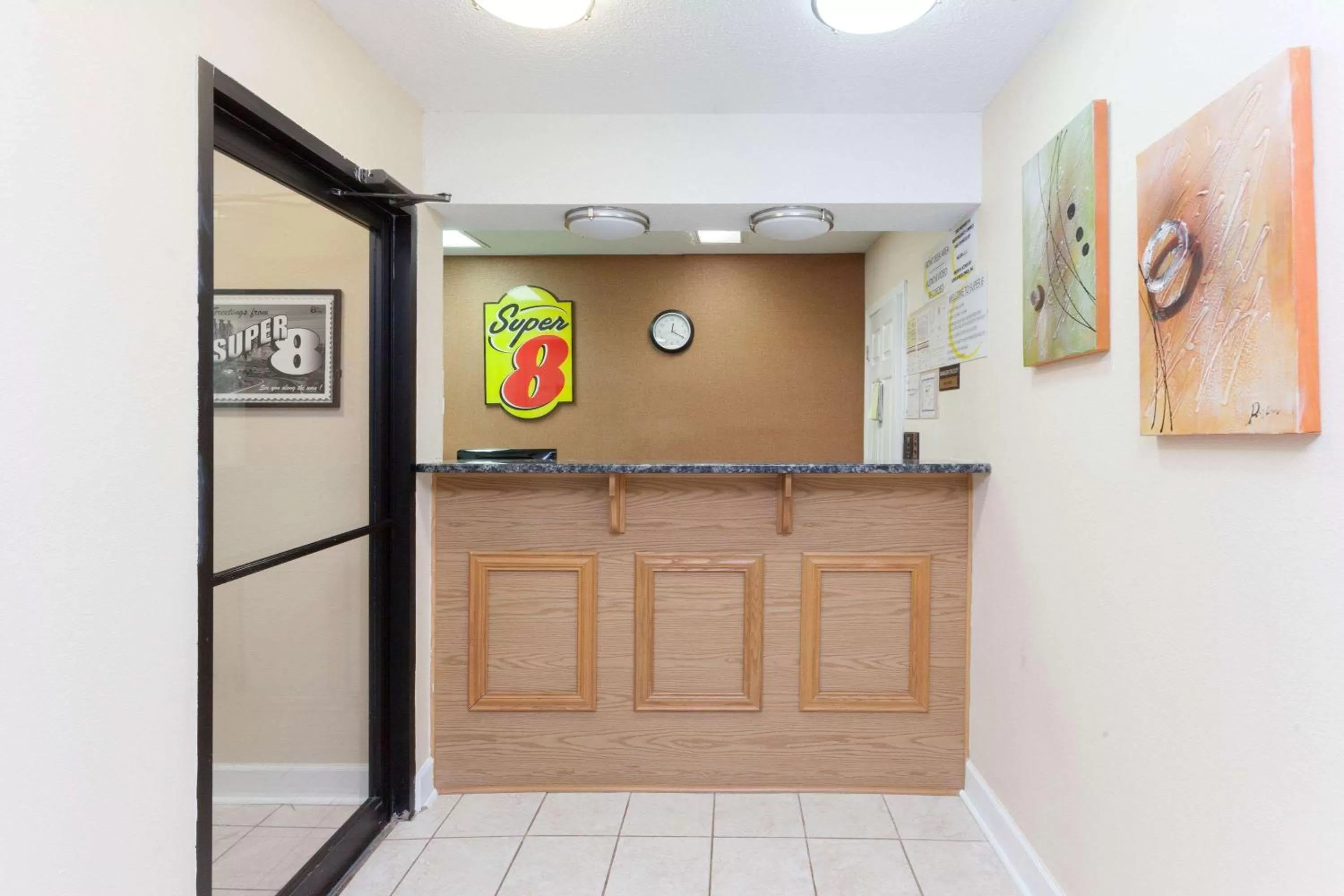 Lobby or reception in Super 8 by Wyndham Decatur/Dntn/Atlanta Area