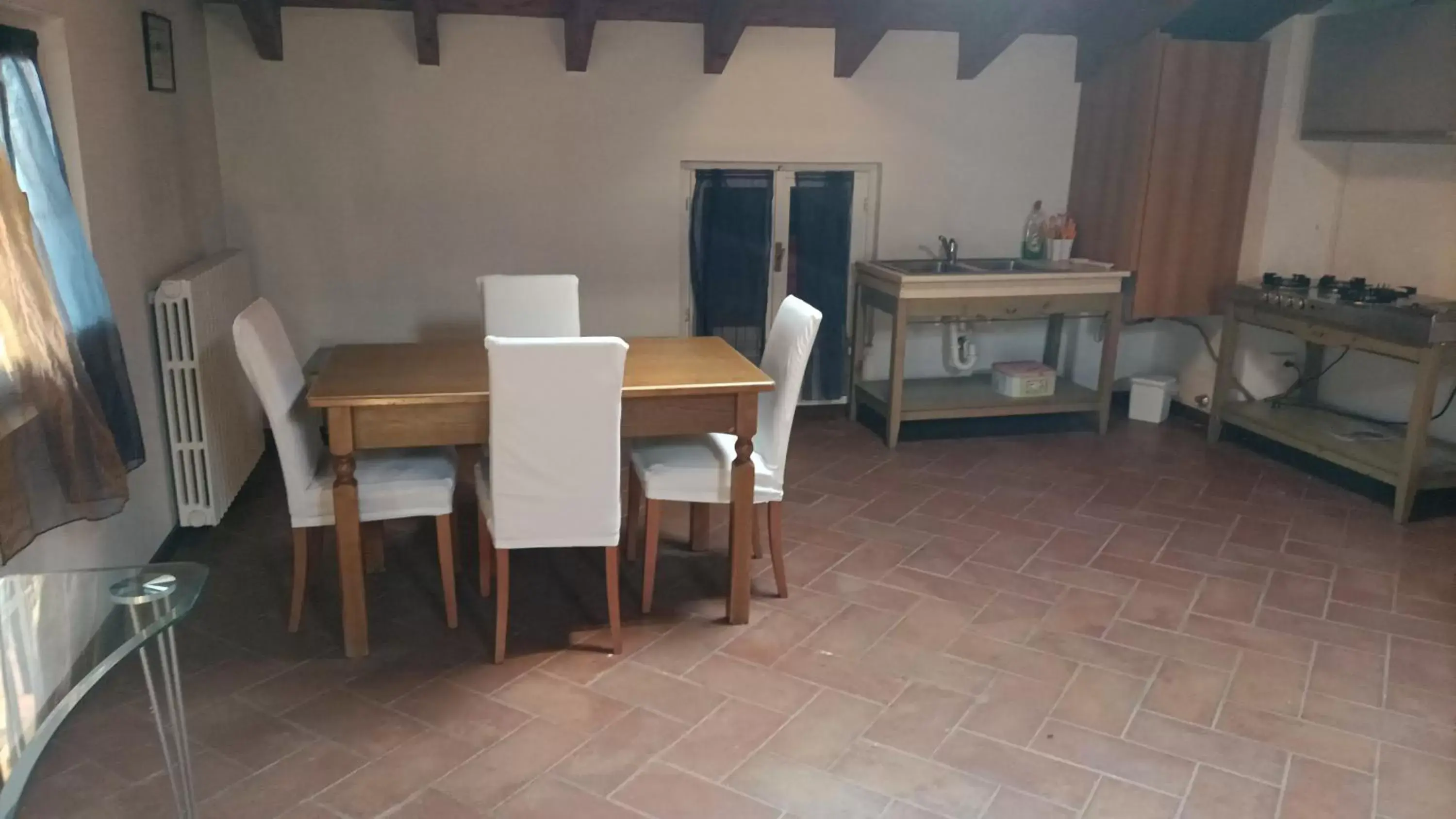 Kitchen or kitchenette, Dining Area in B&B Il Loto