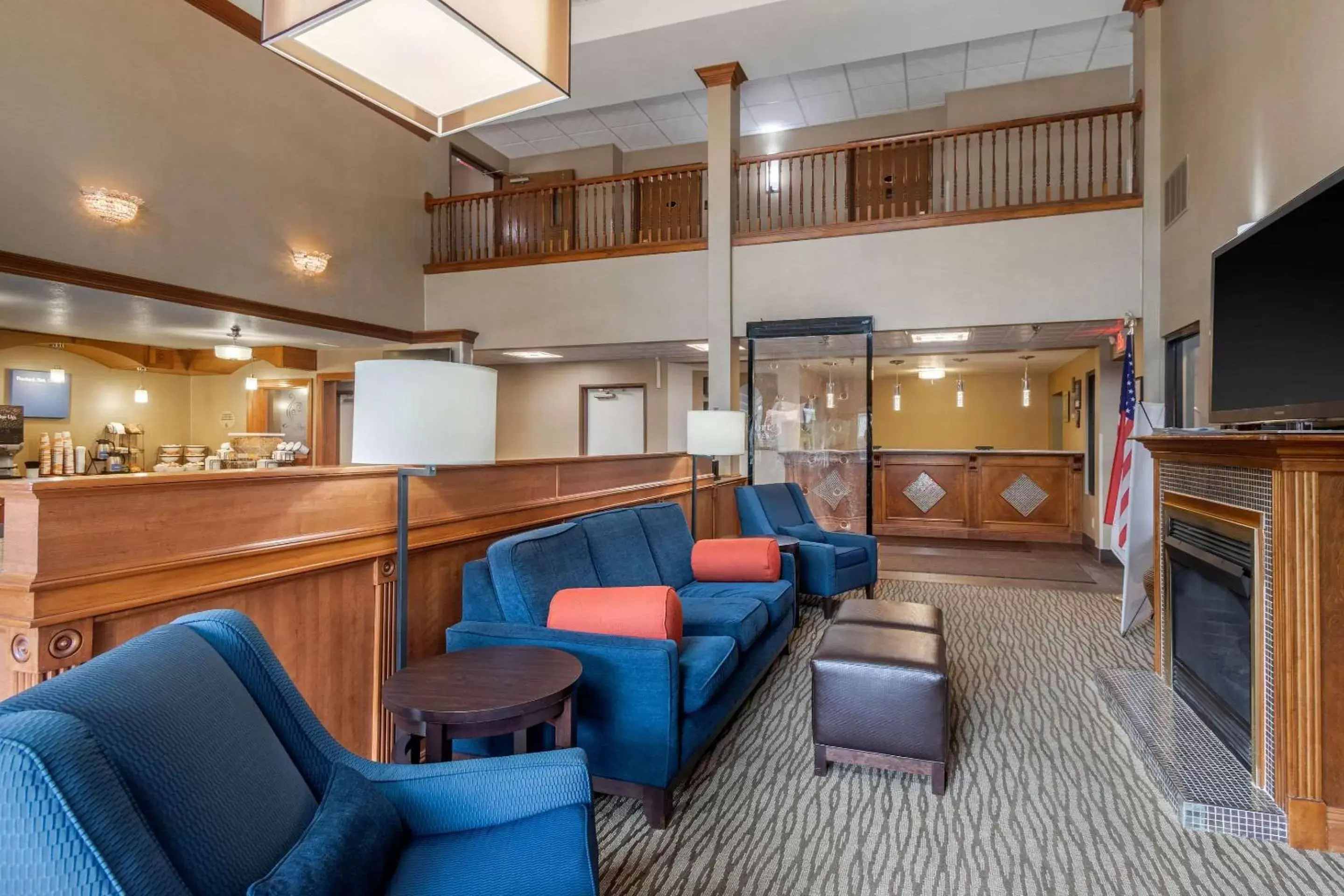 Lobby or reception in Comfort Inn & Suites Springfield I-44