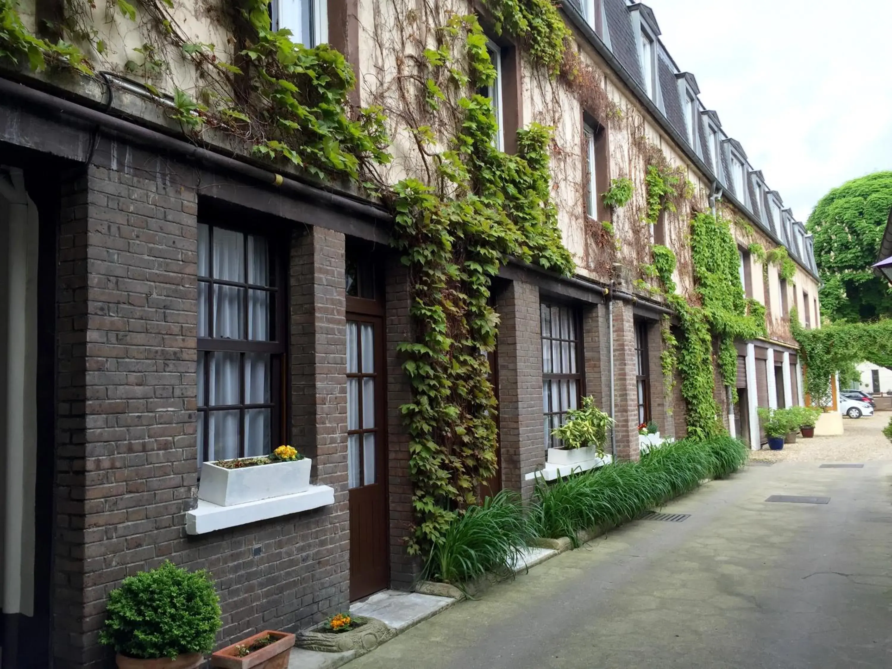 Facade/entrance, Property Building in Hotel de Normandie