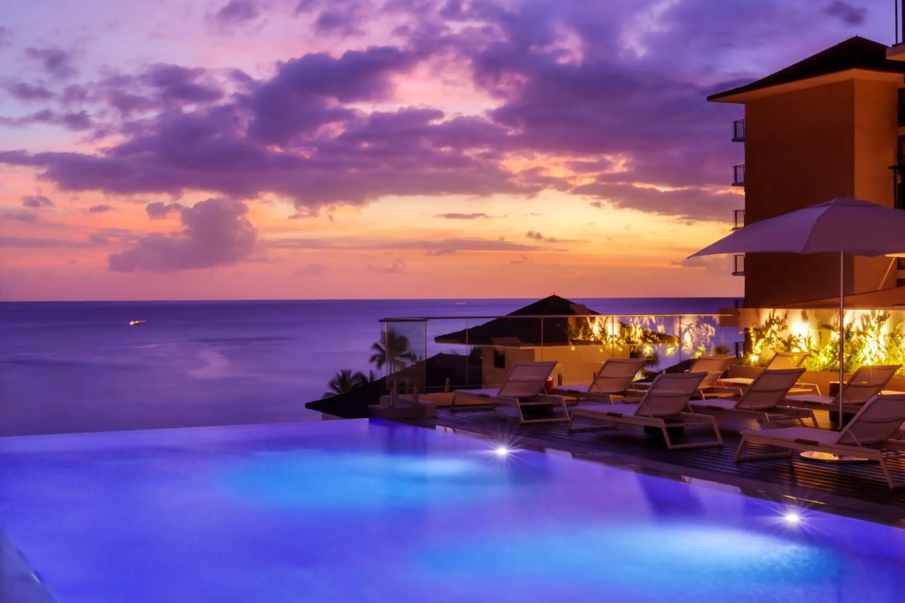 Swimming Pool in Halepuna Waikiki by Halekulani