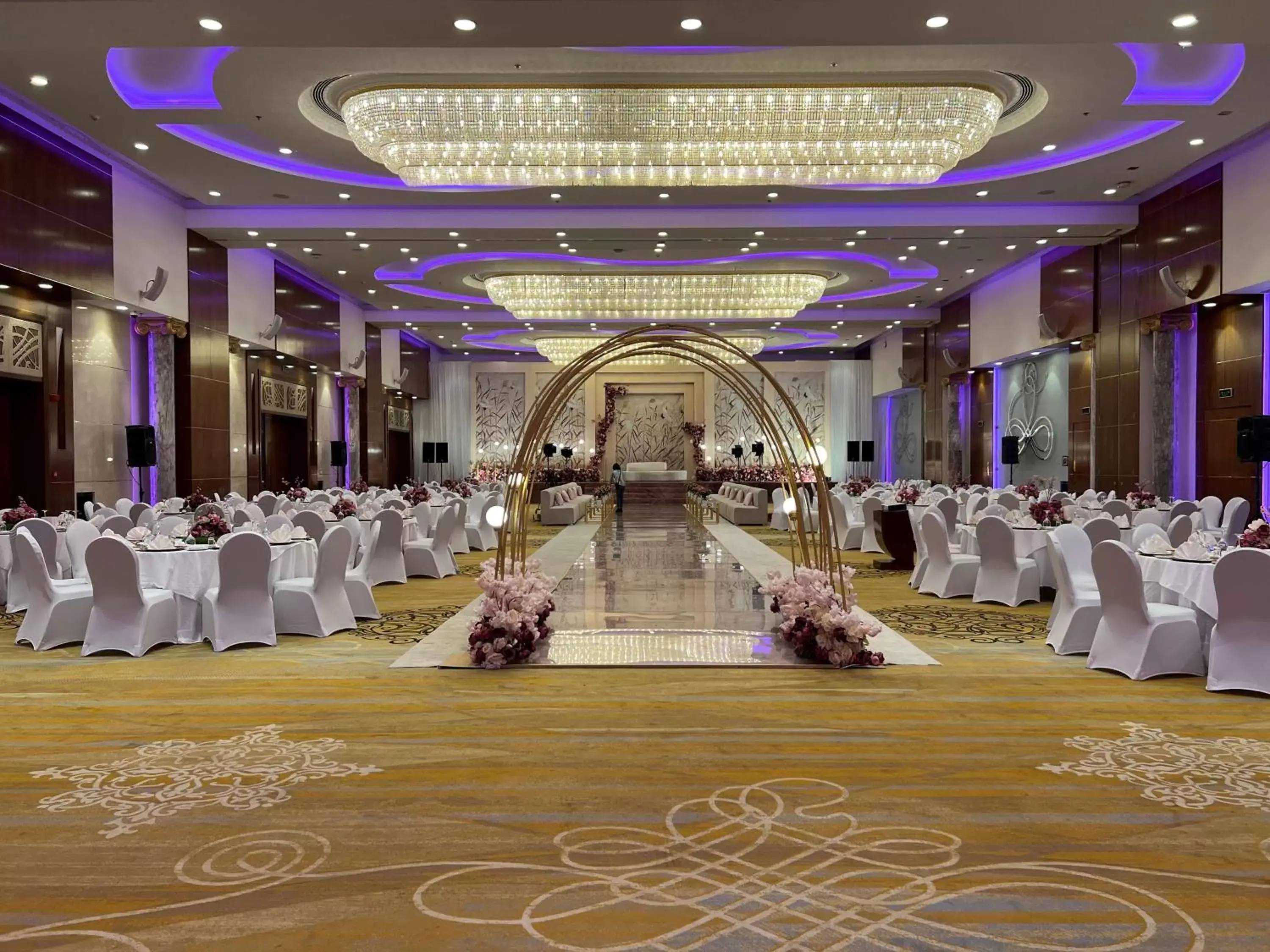 wedding, Banquet Facilities in The Diplomat Radisson Blu Hotel Residence & Spa