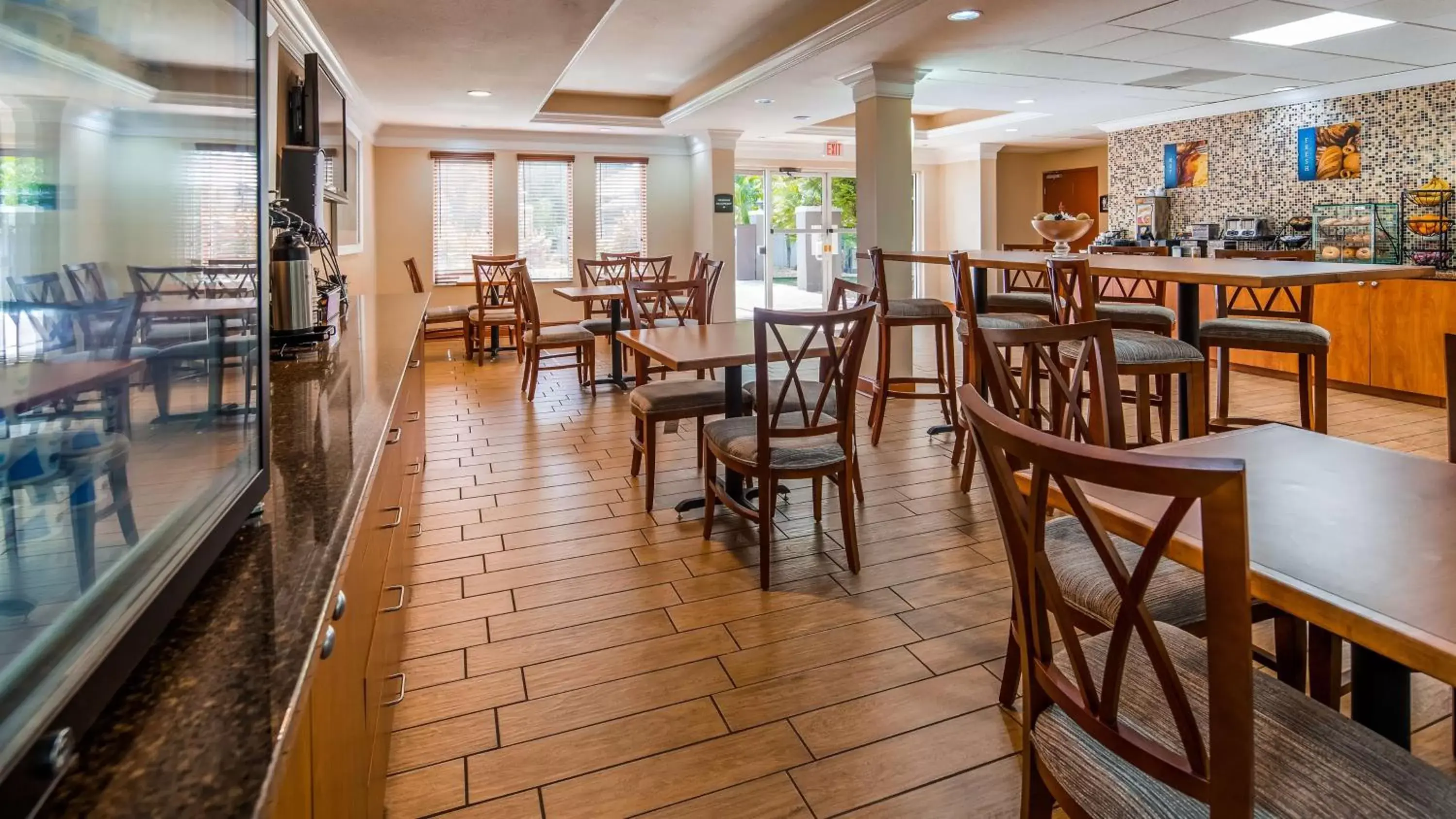 Restaurant/places to eat in Best Western Plus Bradenton Hotel & Suites Restaurant/places to eat in Best Western Plus Bradenton Hotel & Suites