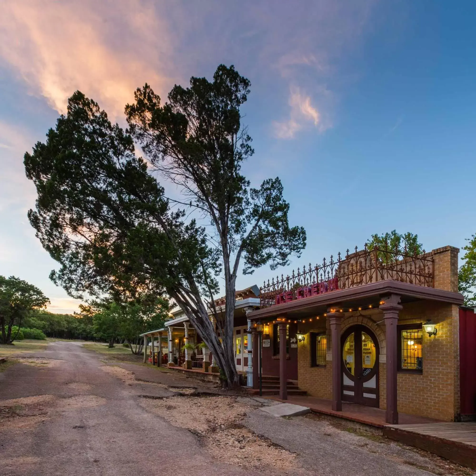 Food and drinks, Facade/Entrance in 7A Ranch