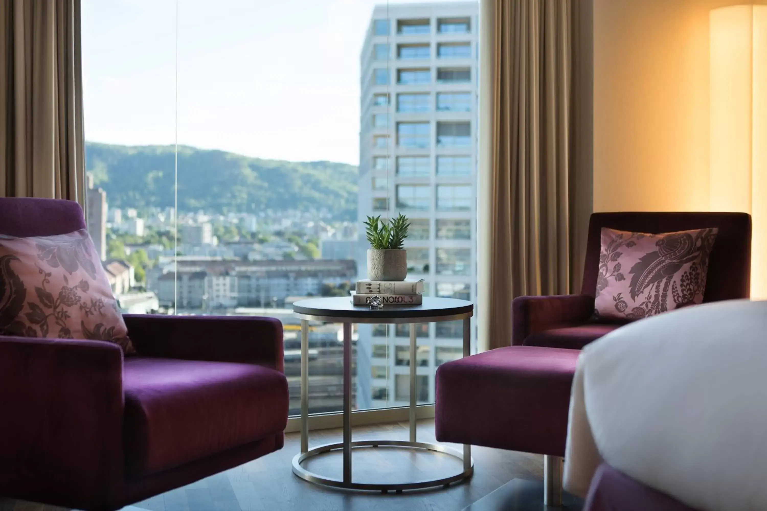 Photo of the whole room, Seating Area in Renaissance Zurich Tower Hotel