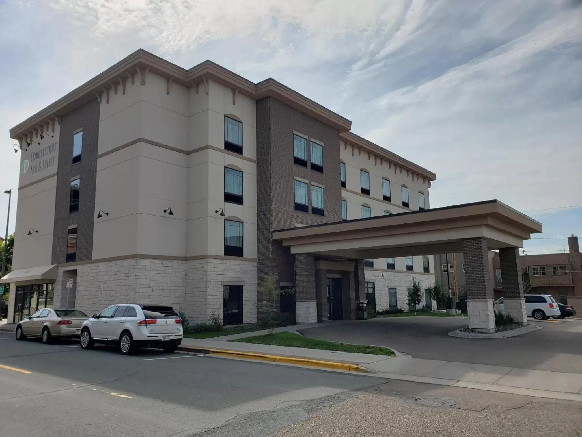 Property building in Cobblestone Inn & Suites - Menomonie/UW-Stout Property building in Cobblestone Inn & Suites - Menomonie/UW-Stout