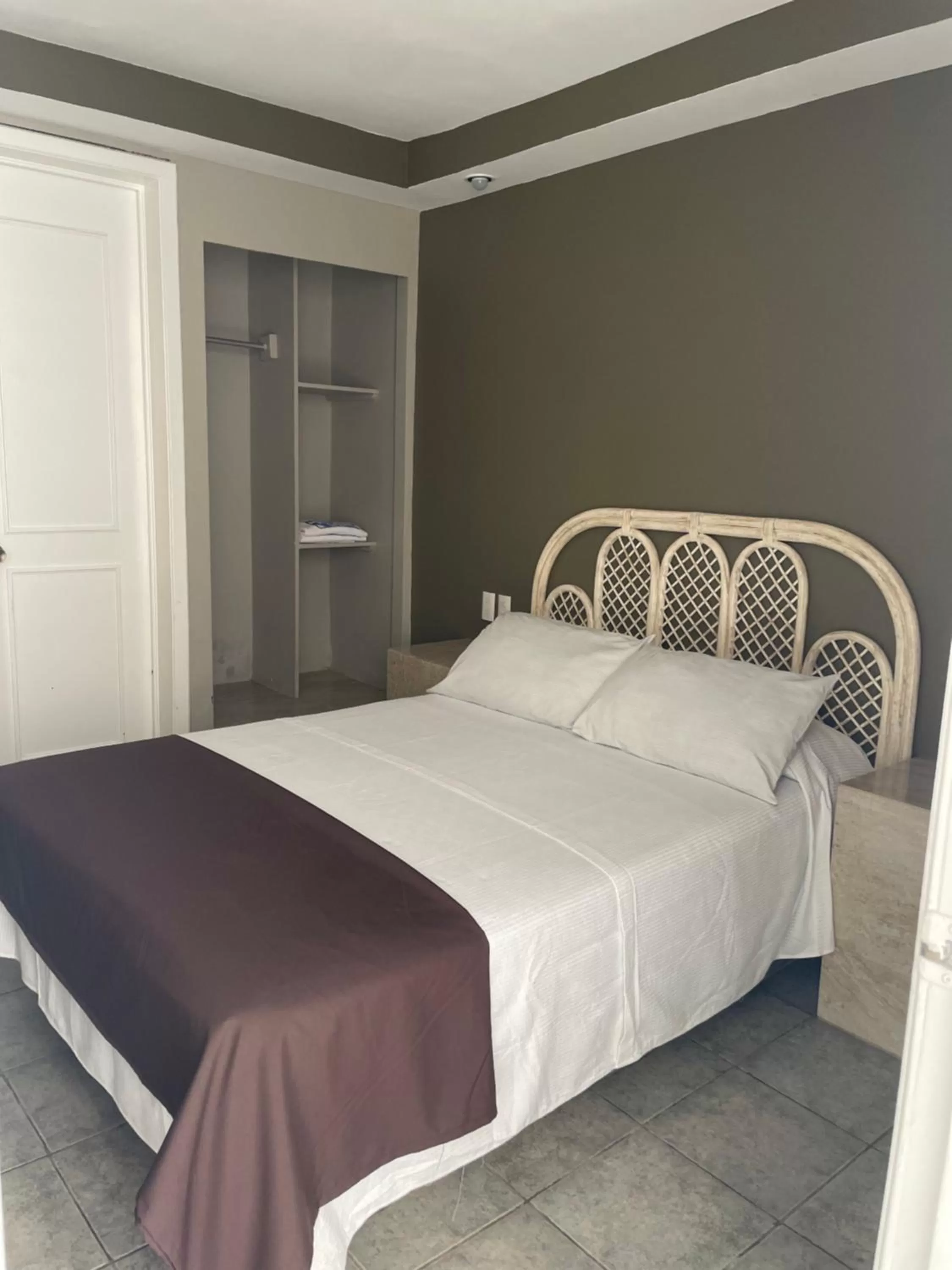 Queen Room in Hotel Rias