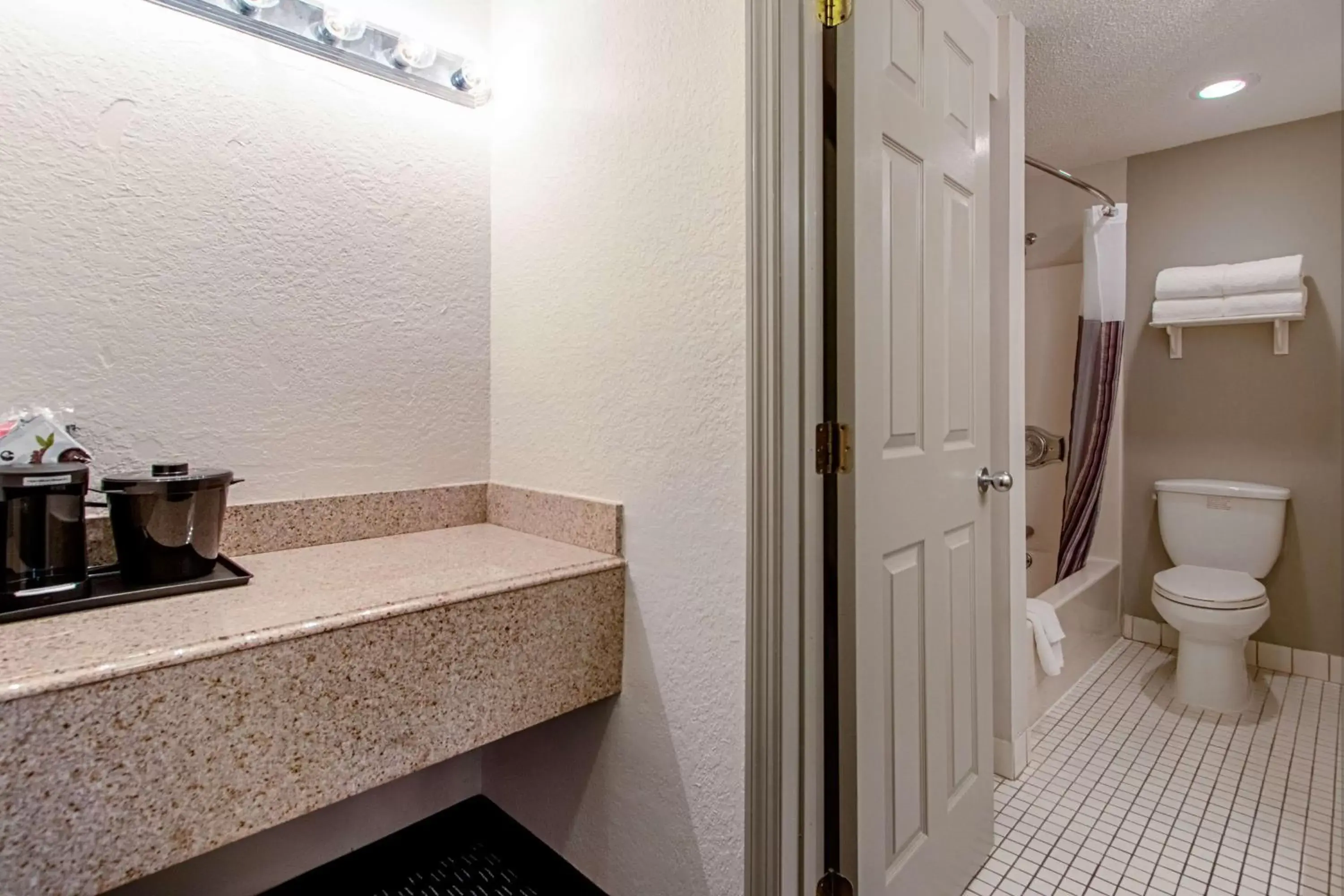 Photo of the whole room, Bathroom in La Quinta Inn by Wyndham Ft. Lauderdale Tamarac East