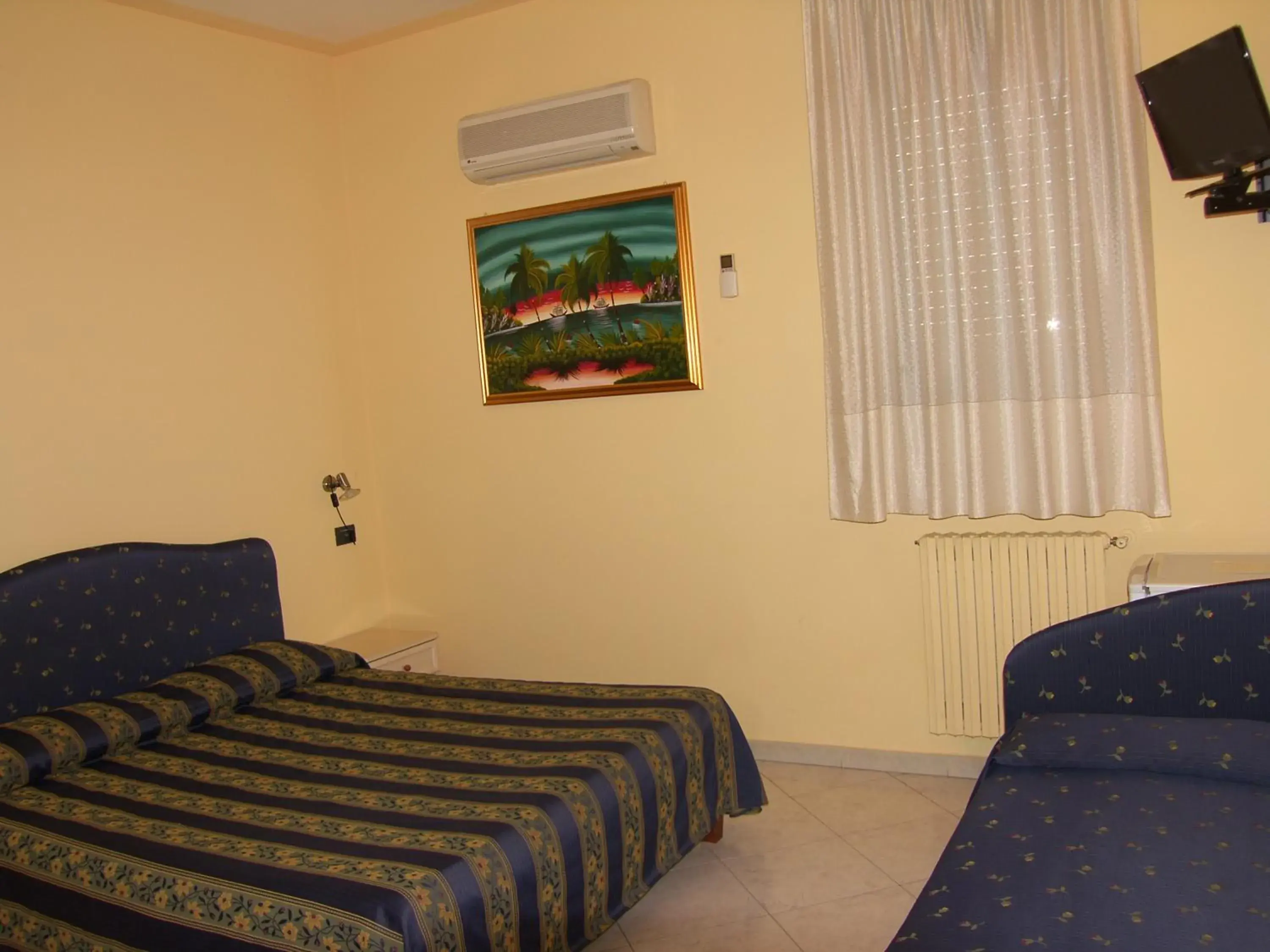 Bed in Hotel Genius Bed in Hotel Genius