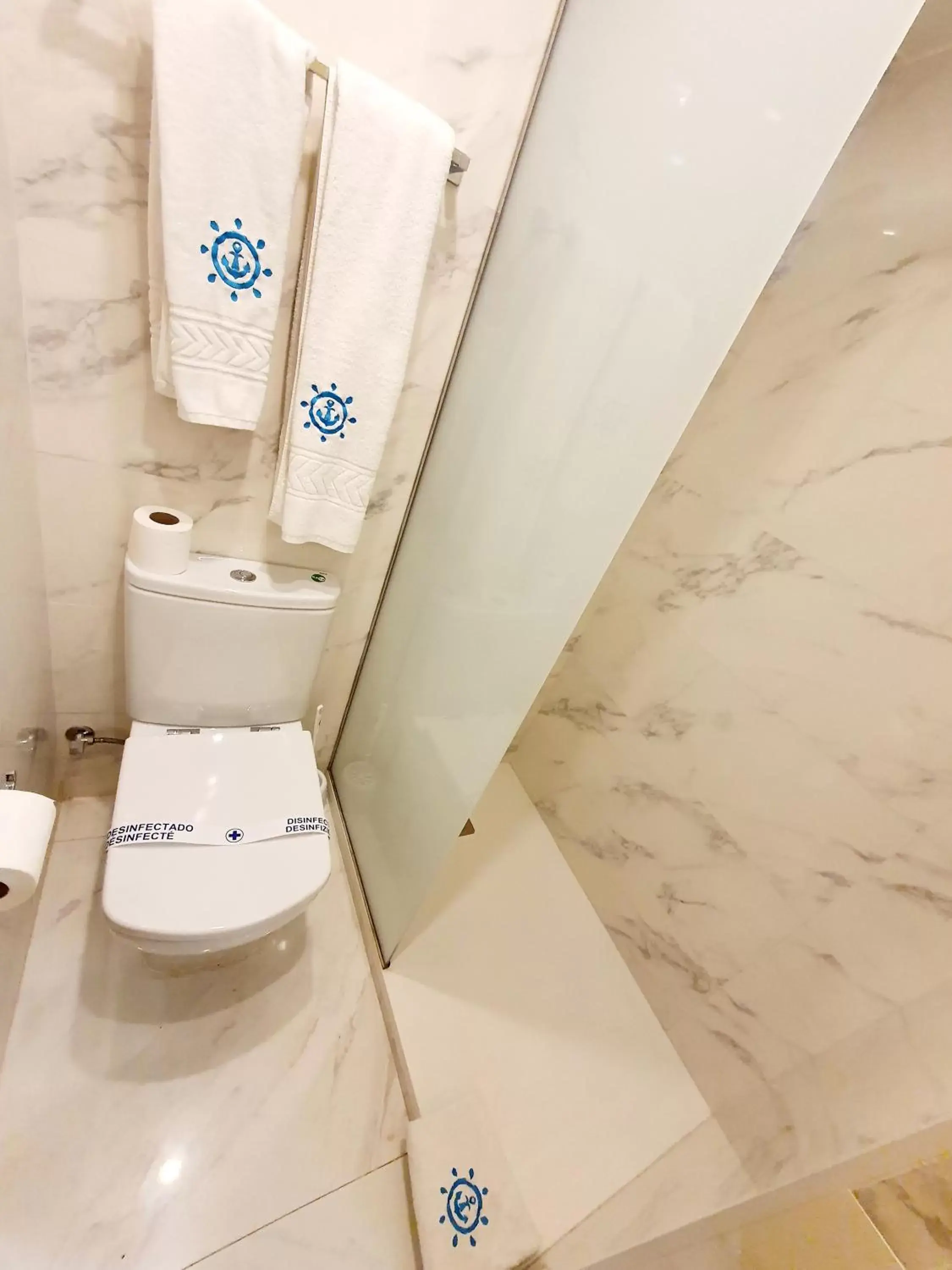 Decorative detail, Bathroom in Hotel Maritimo