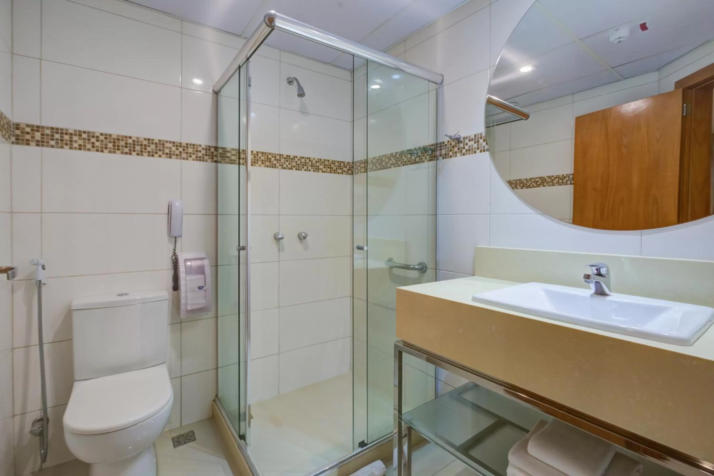 Shower in Rio Aeroporto Hotel Galeão