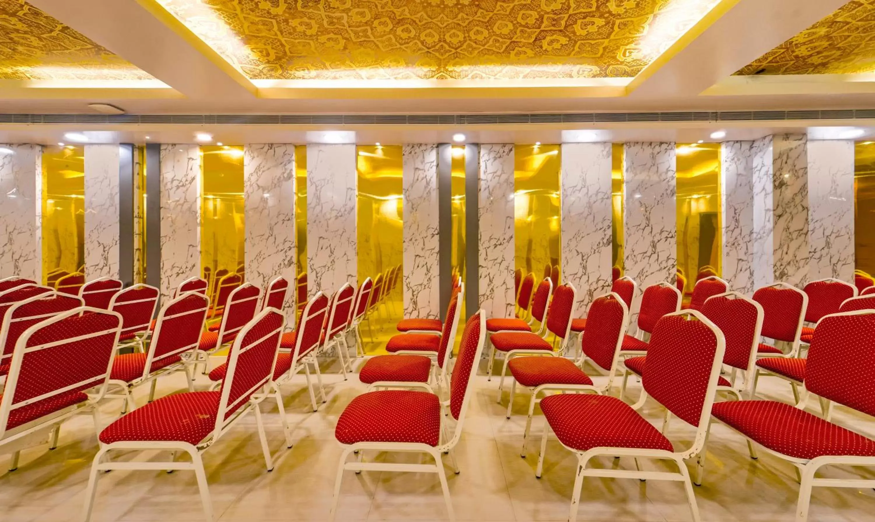Banquet/Function facilities in FabHotel Golden Swan Chennai Airport Free Pickup & Drop