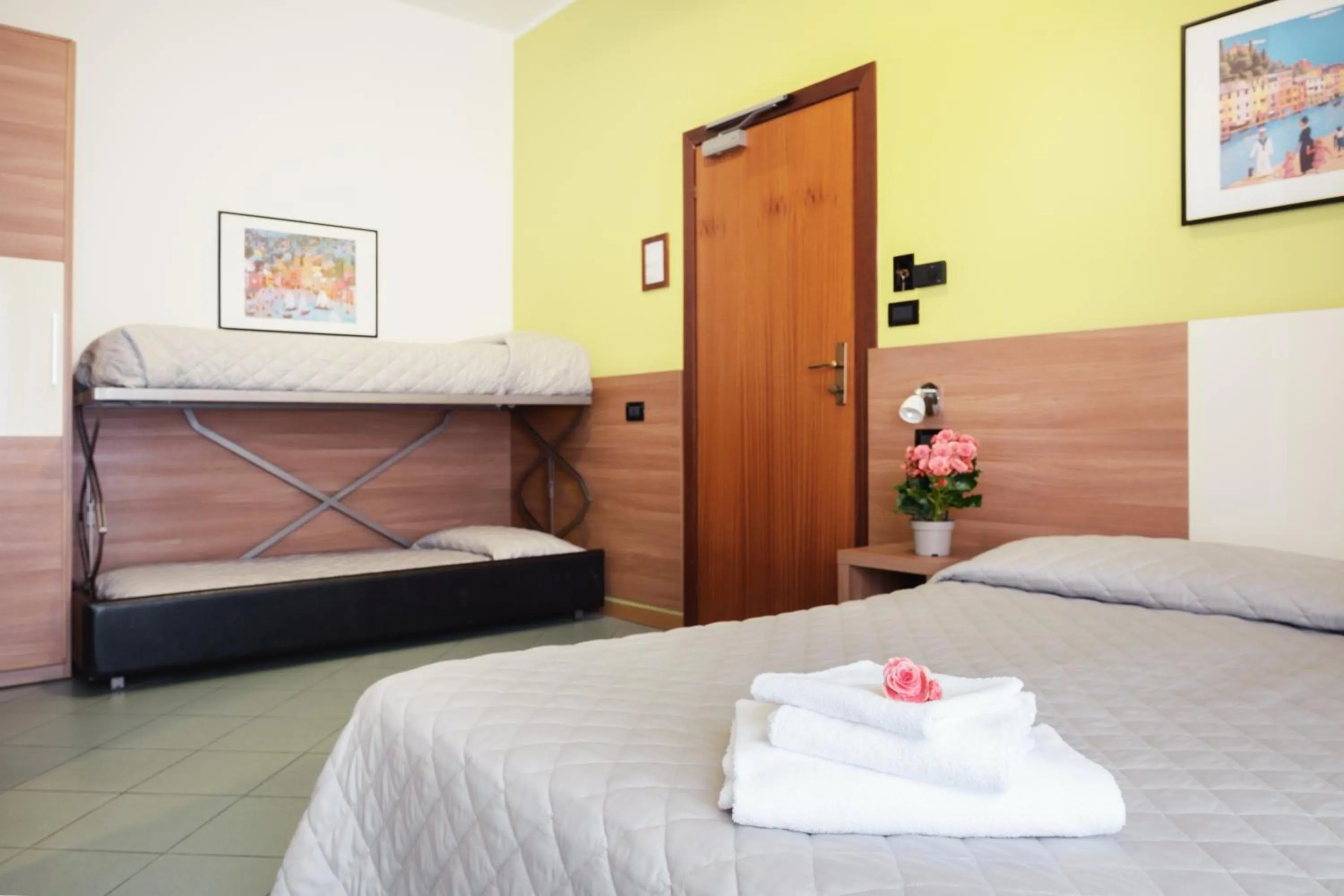 Bedroom, Bed in Hotel St Pierre