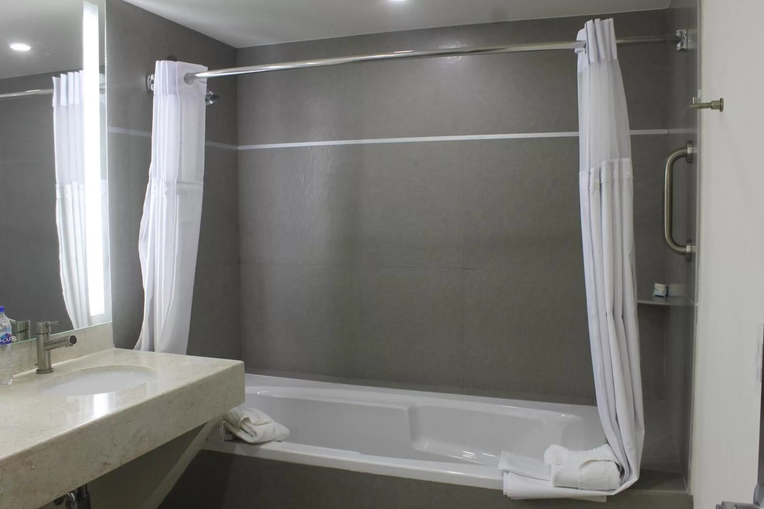 Photo of the whole room, Bathroom in Holiday Inn Express Culiacan, an IHG Hotel