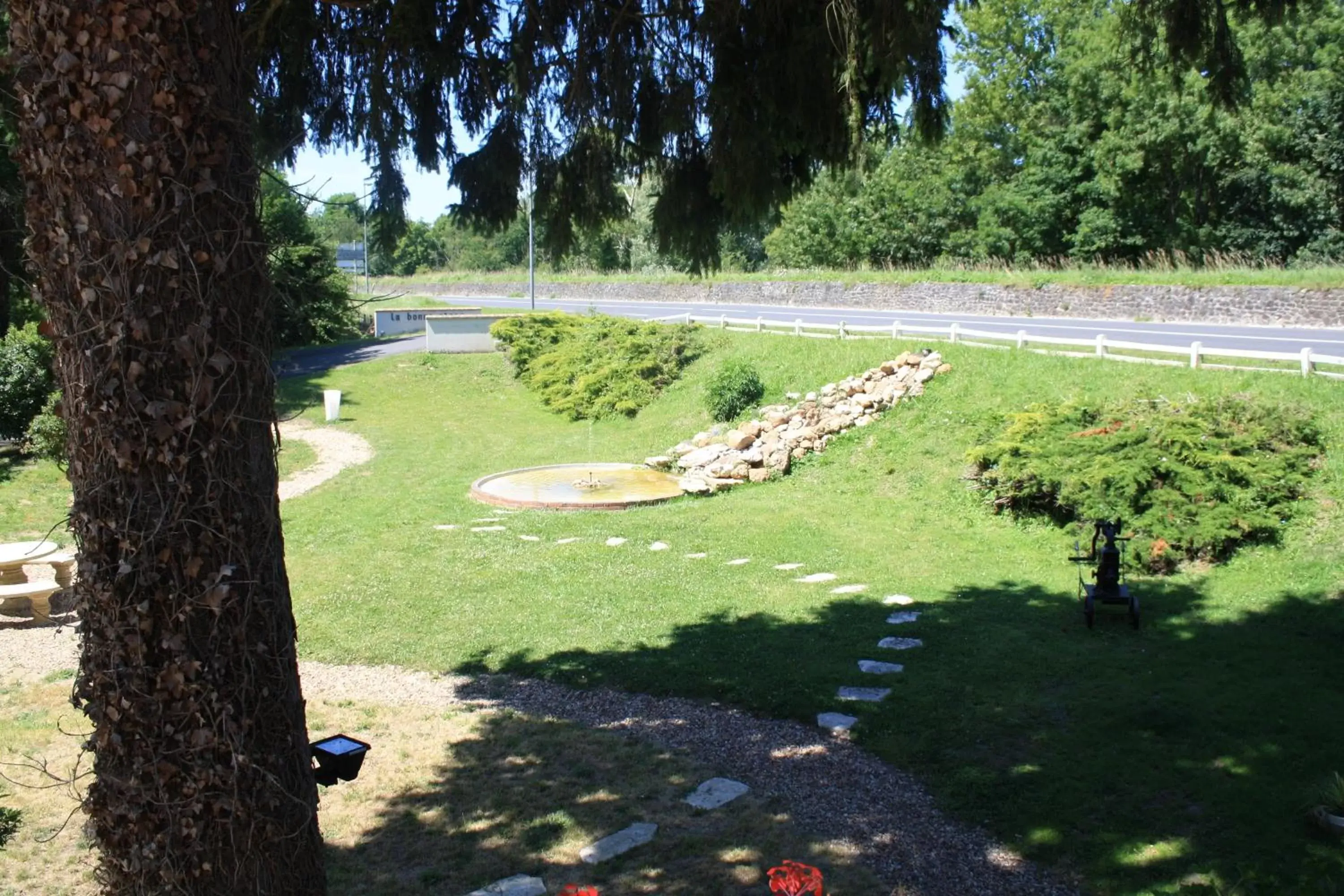 Facade/entrance in La Bonne Etape Facade/entrance in La Bonne Etape