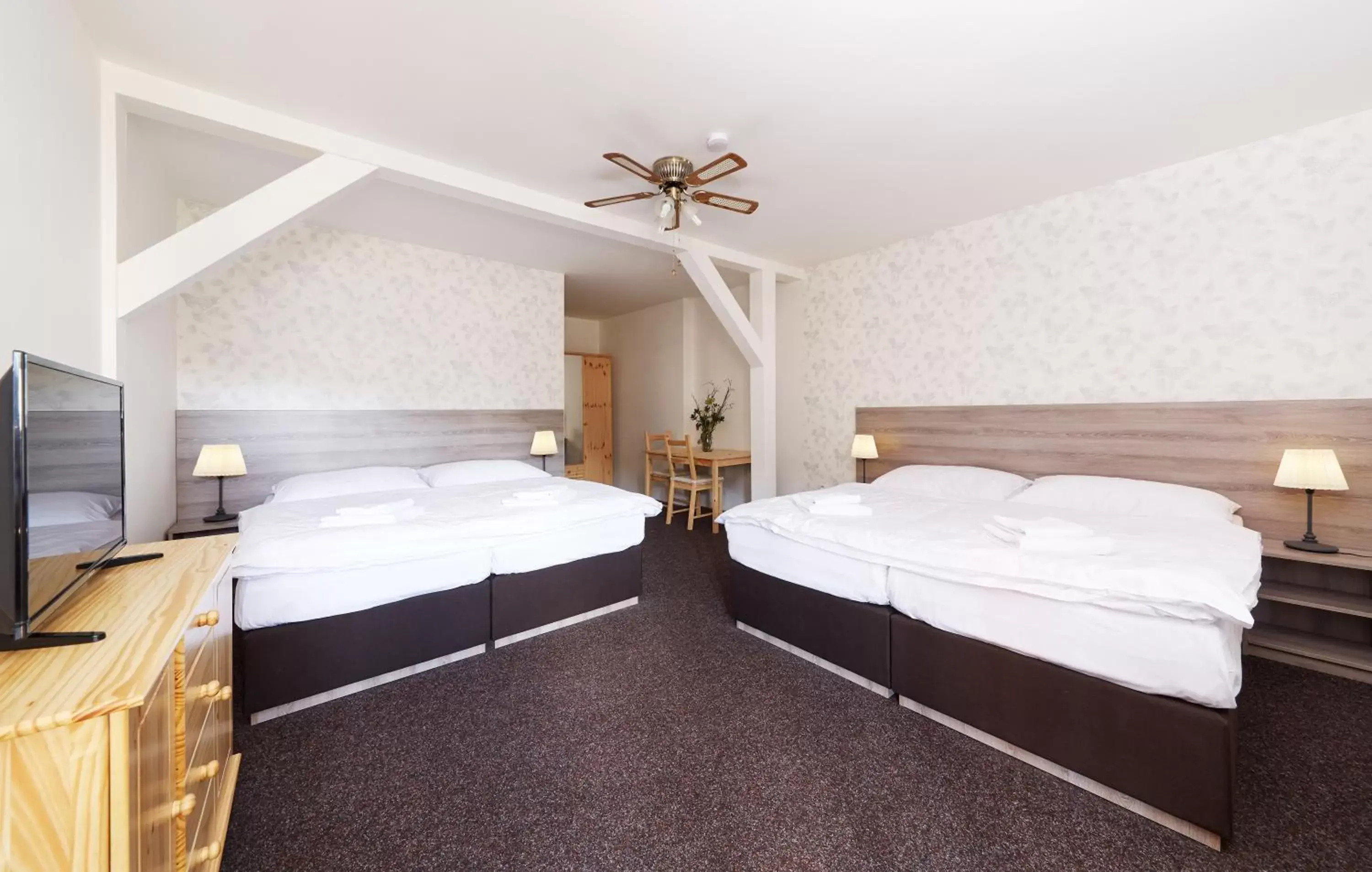 Quadruple Room in Ski Hotel Svoboda nad Úpou Quadruple Room in Ski Hotel Svoboda nad Úpou