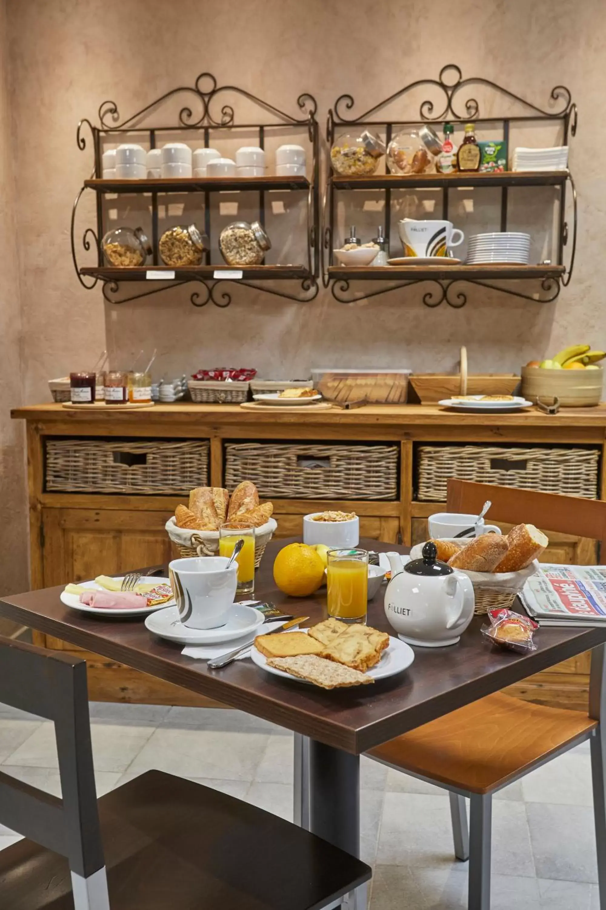 Breakfast, Restaurant/Places to Eat in Hôtel National