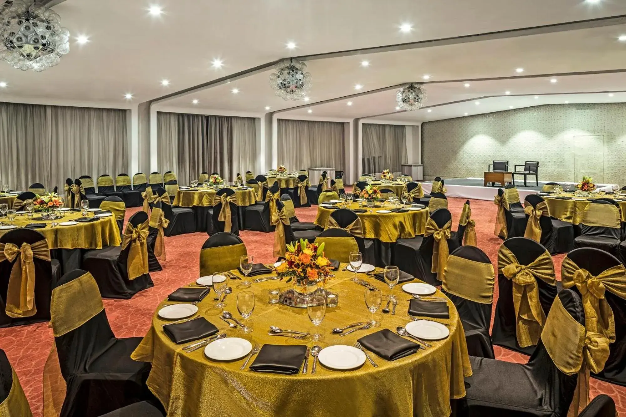 Banquet/Function facilities, Restaurant/Places to Eat in The Park New Delhi