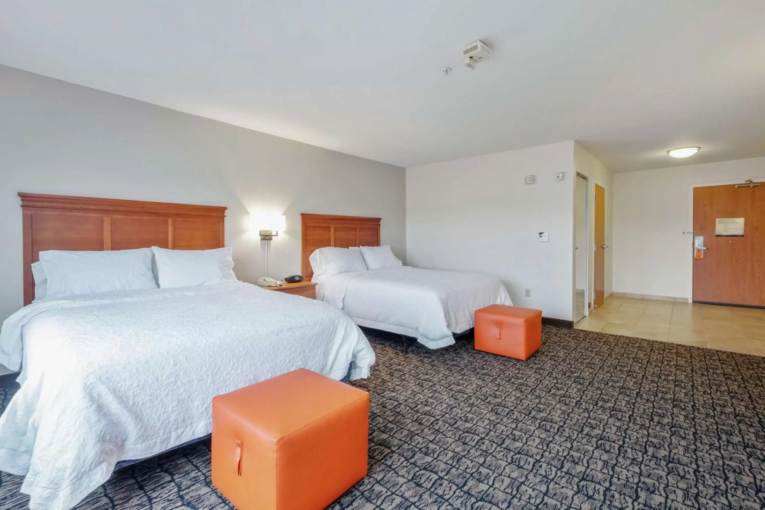 Photo of the whole room, Bed in Hampton Inn & Suites Rockland