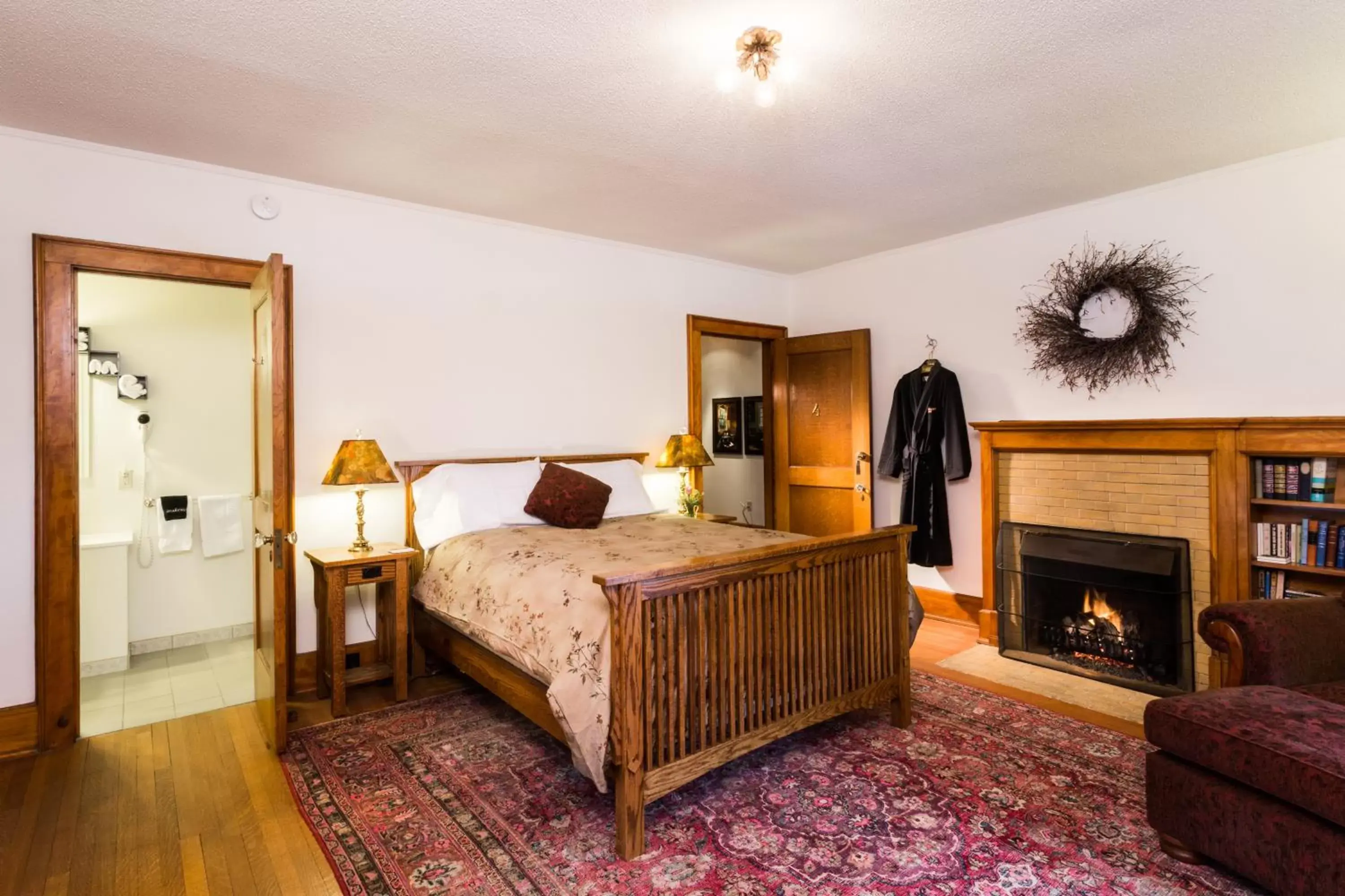 Bedroom, Bed in Stewart Inn