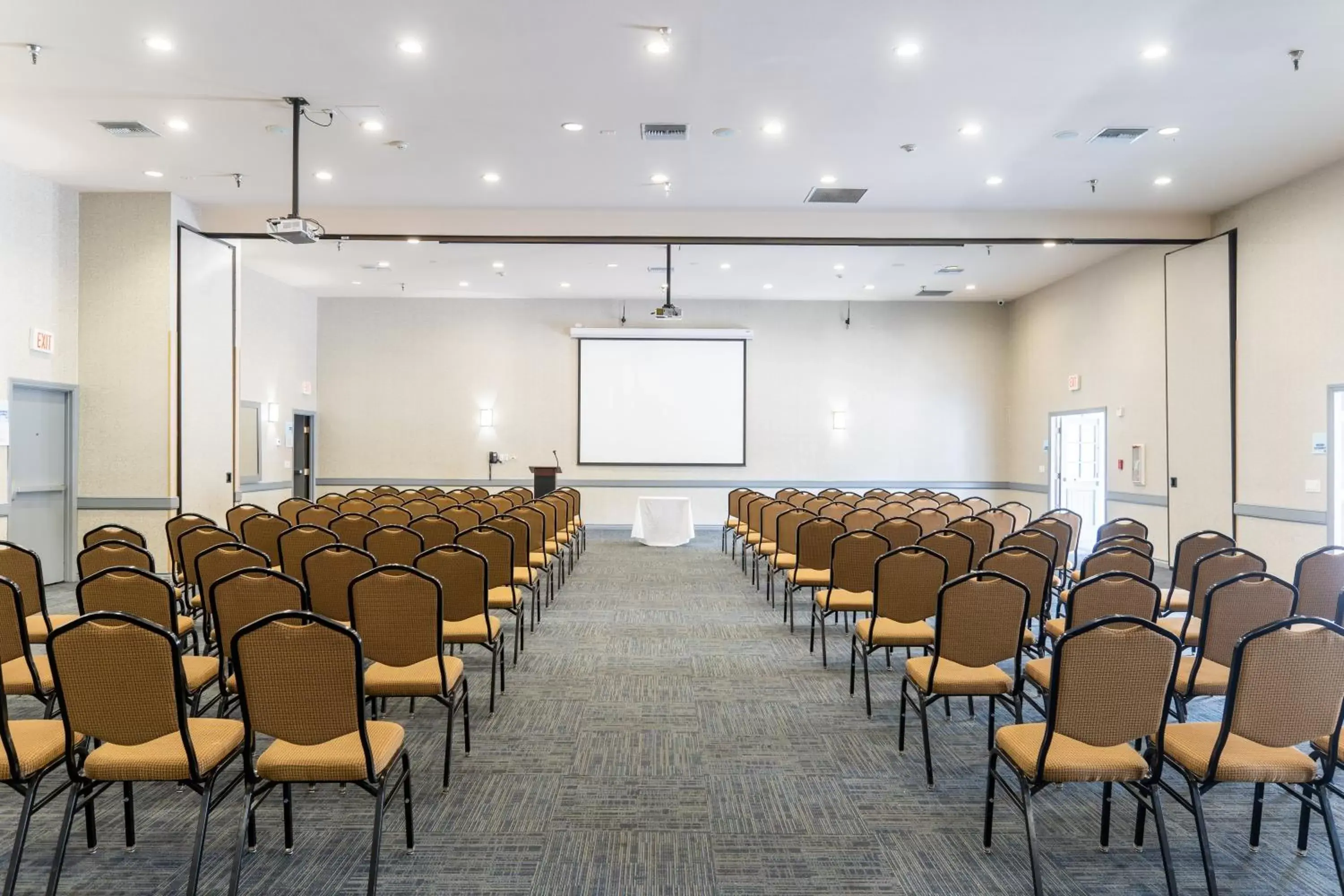 Meeting/conference room in Holiday Inn Express San Clemente N – Beach Area, an IHG Hotel