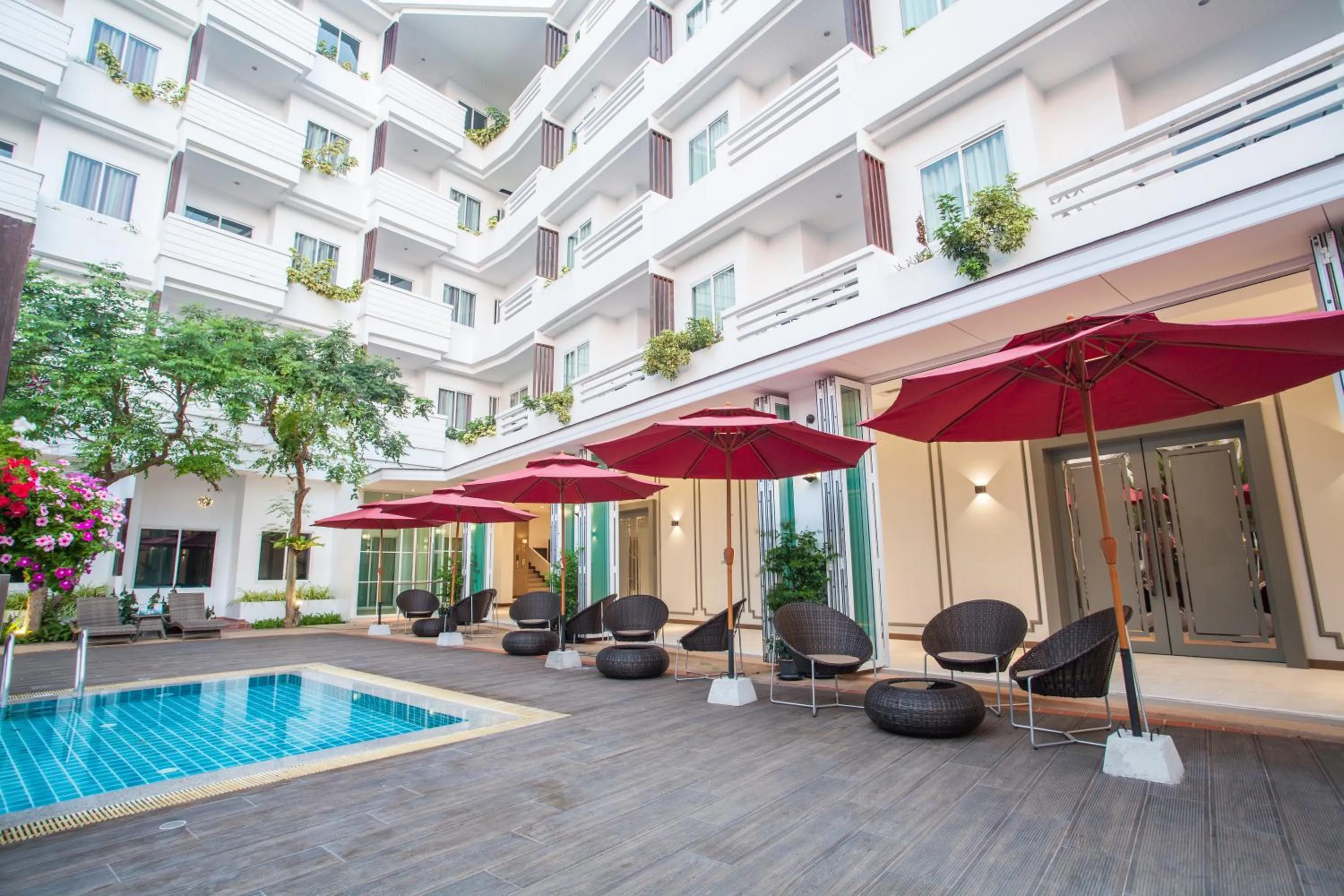 Patio in Hill Fresco Hotel