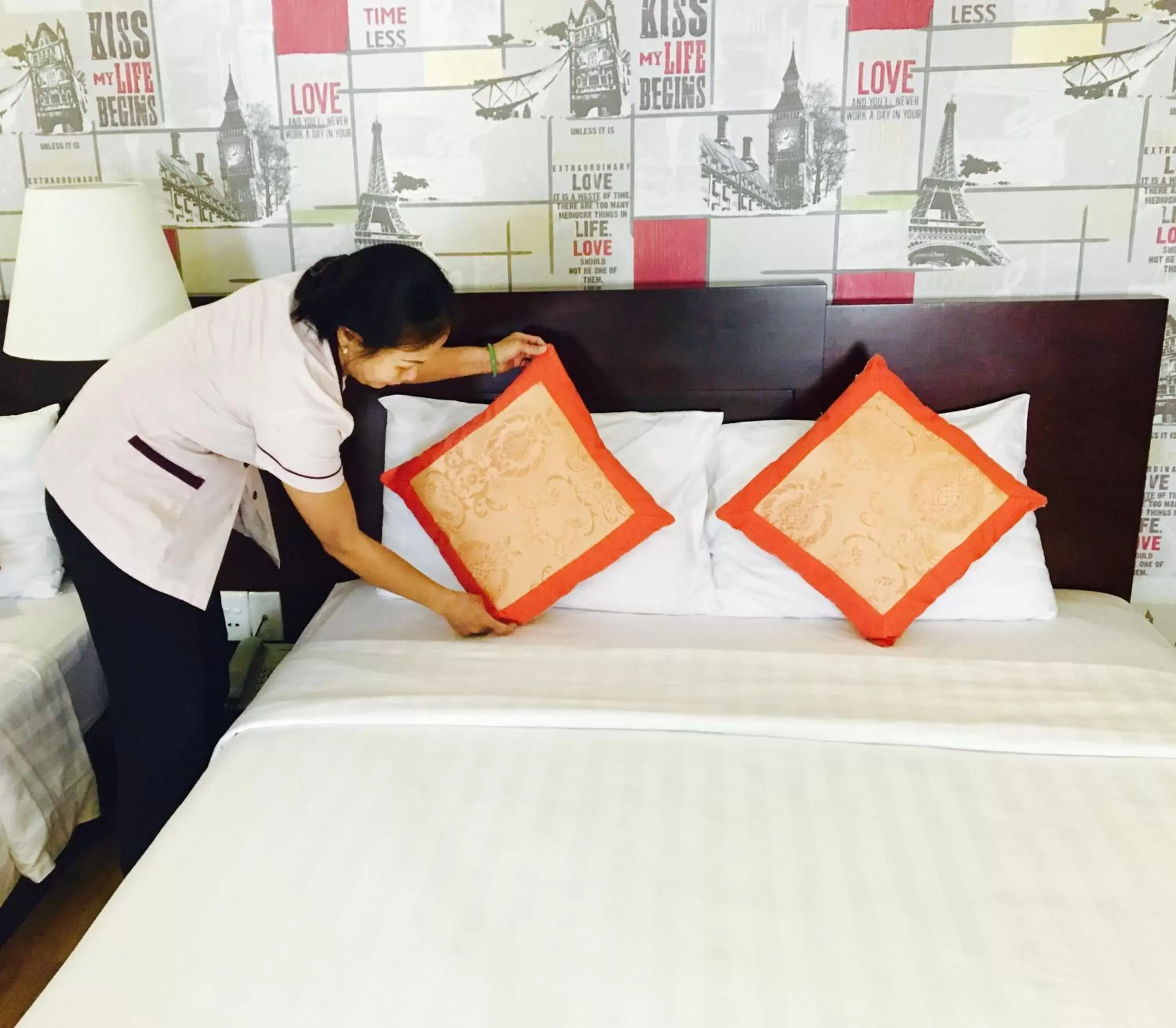 Staff, Bed in Little Brick Saigon Hotel Staff, Bed in Little Brick Saigon Hotel