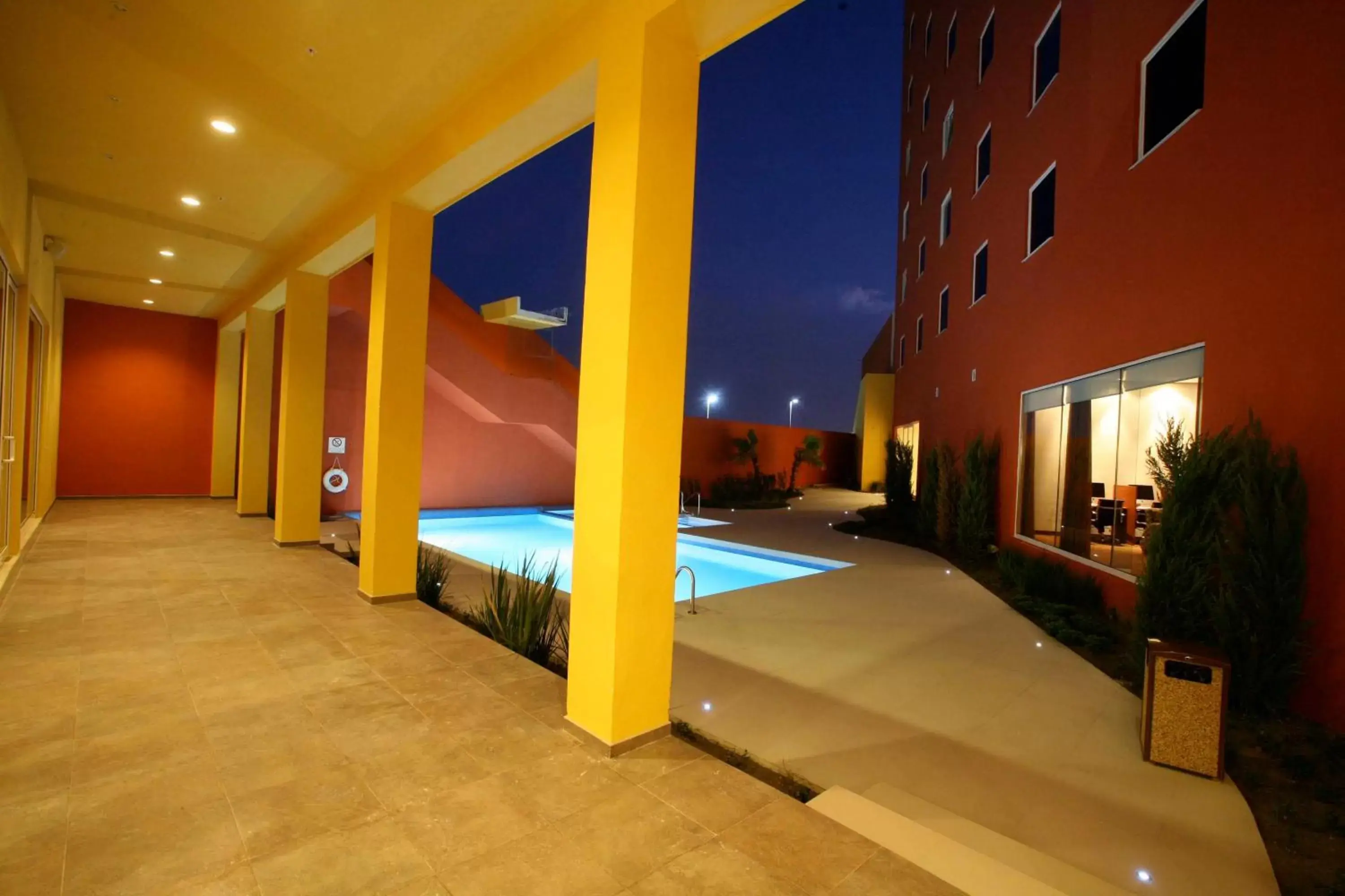 Swimming Pool in Crowne Plaza Monterrey Aeropuerto, an IHG Hotel