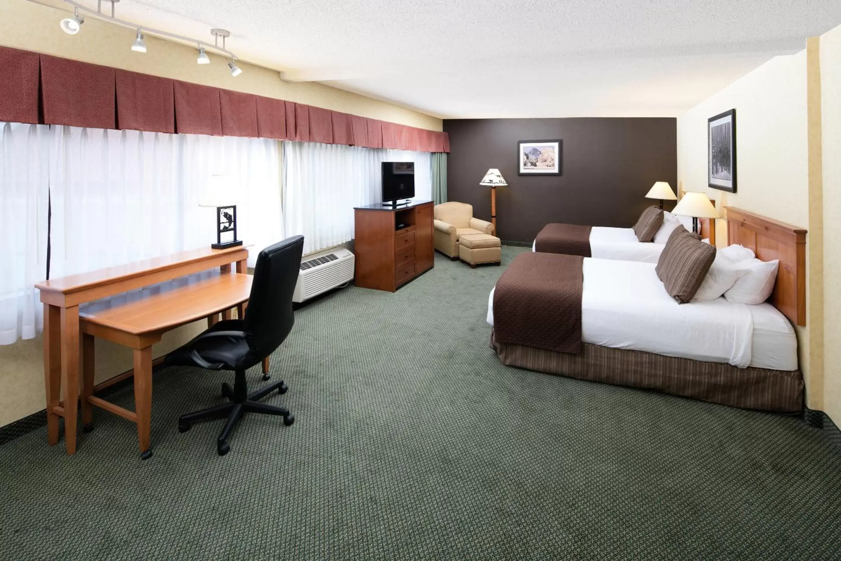 Bedroom, Room Photo in Red Lion Hotel Kalispell