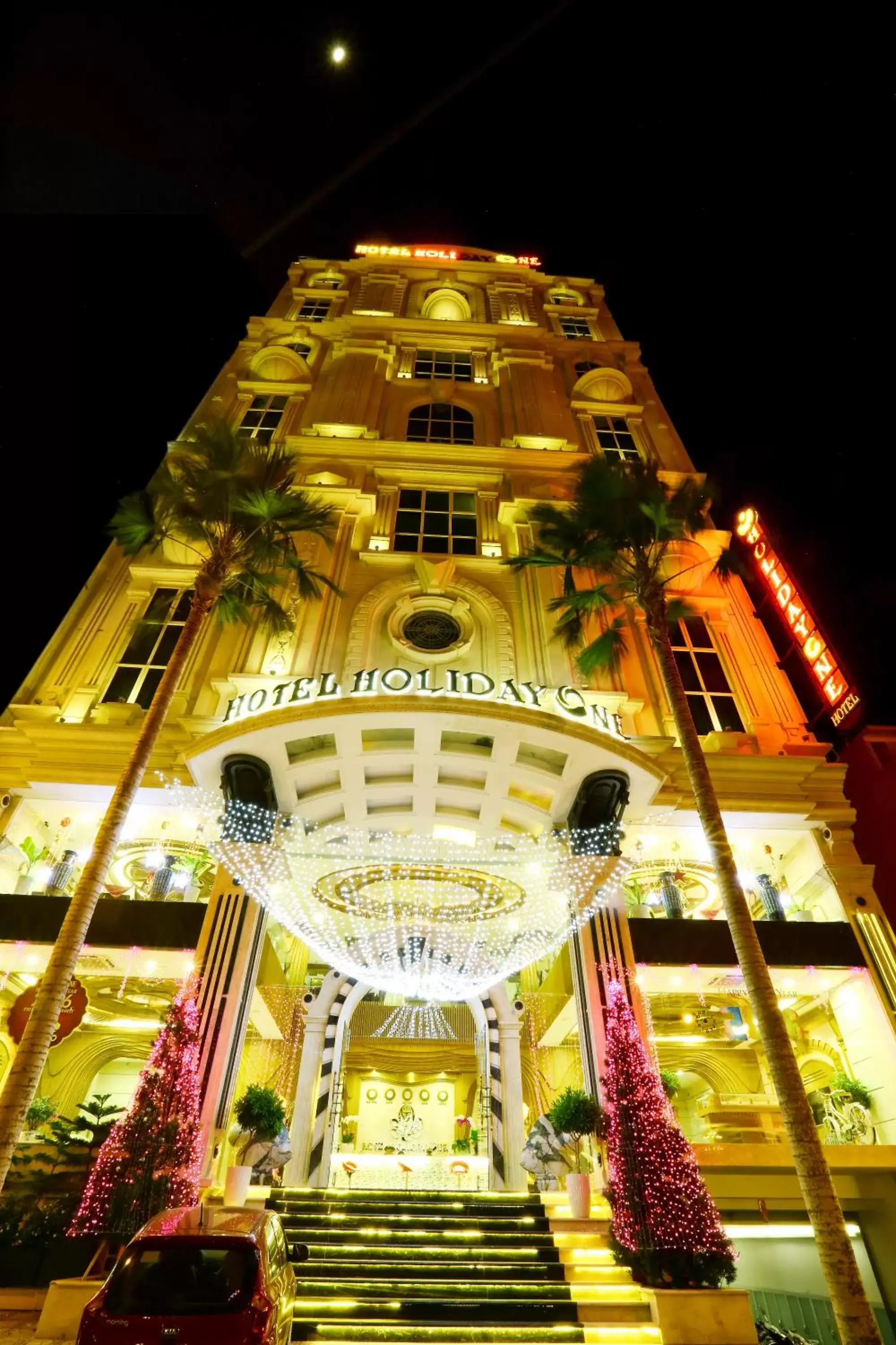 Facade/entrance in Holiday One Can Tho Hotel Facade/entrance in Holiday One Can Tho Hotel