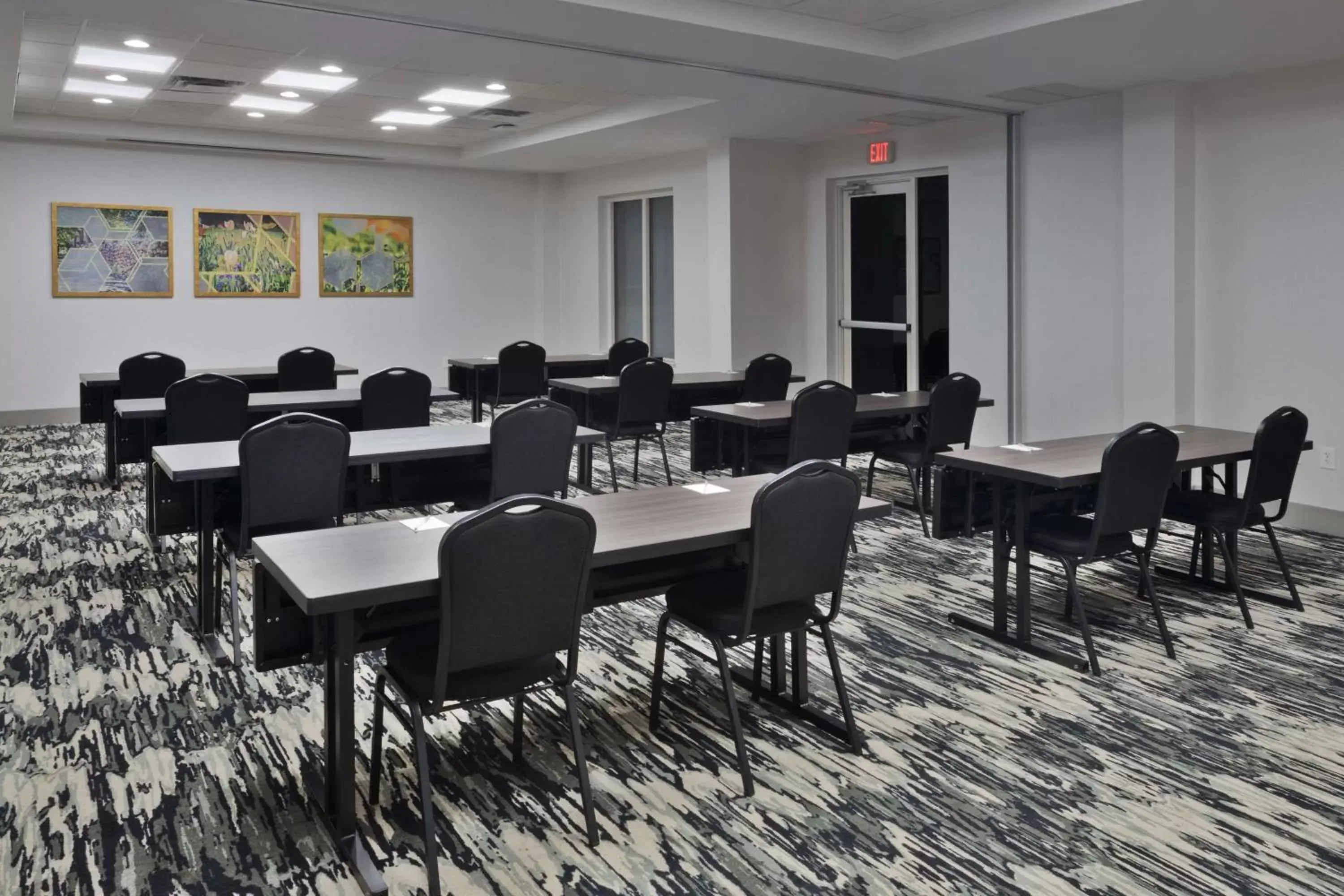 Meeting/conference room in Hilton Garden Inn Birmingham/Lakeshore Drive