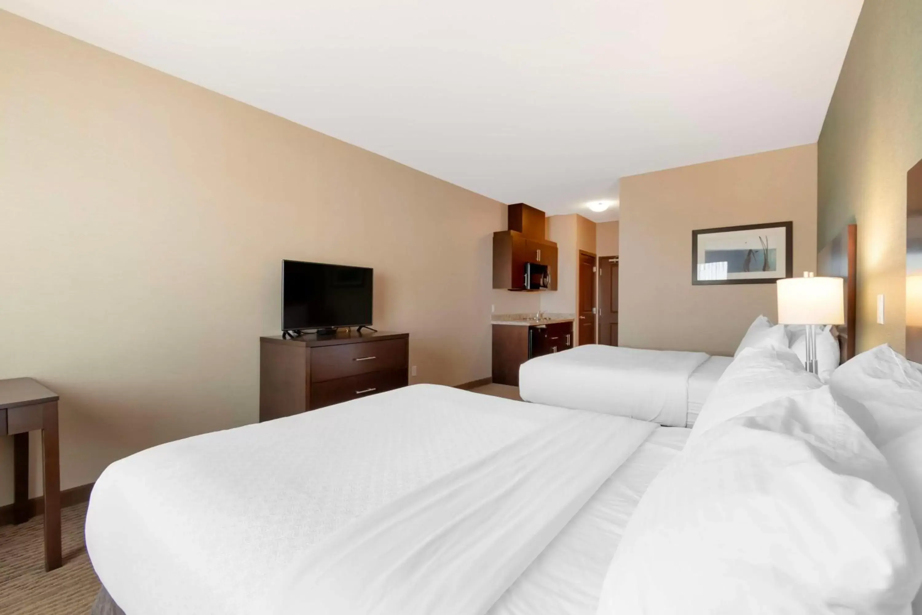 Bedroom, Bed in Best Western Plus Moosomin Hotel
