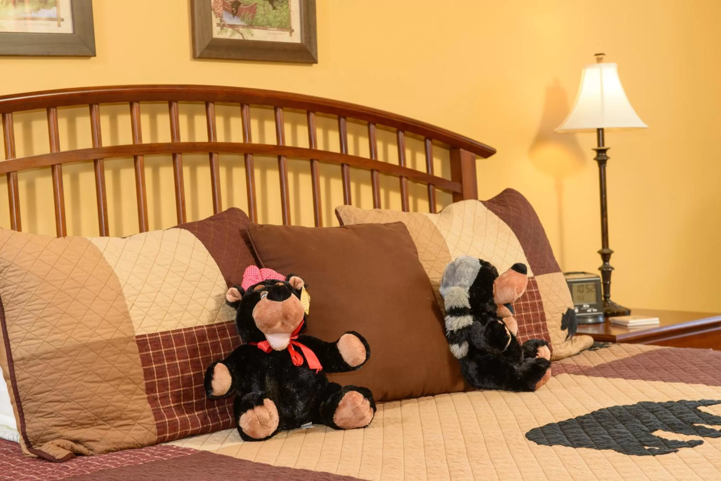 Bed in Berry Springs Lodge