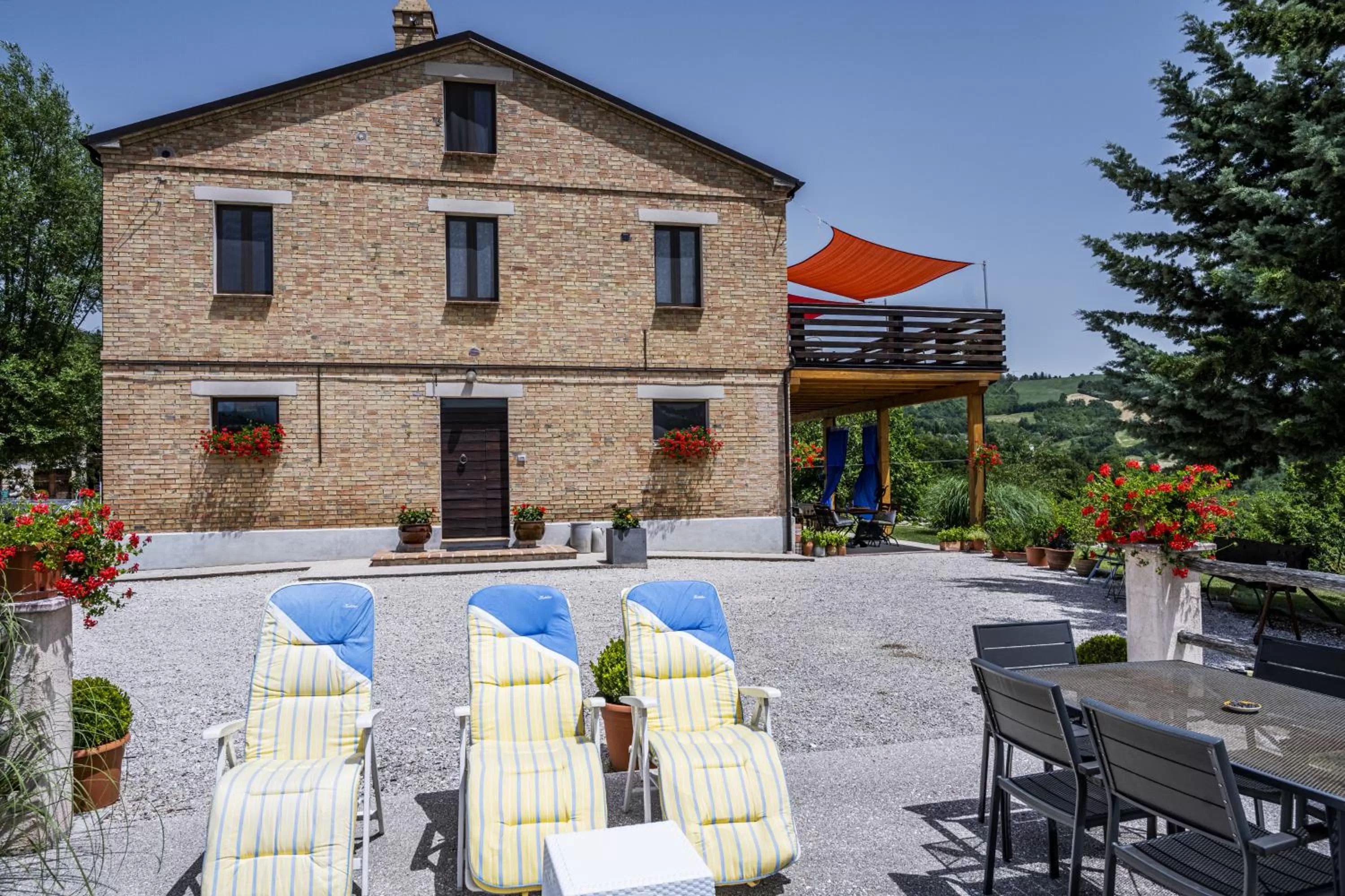 Property building in Casa Friano