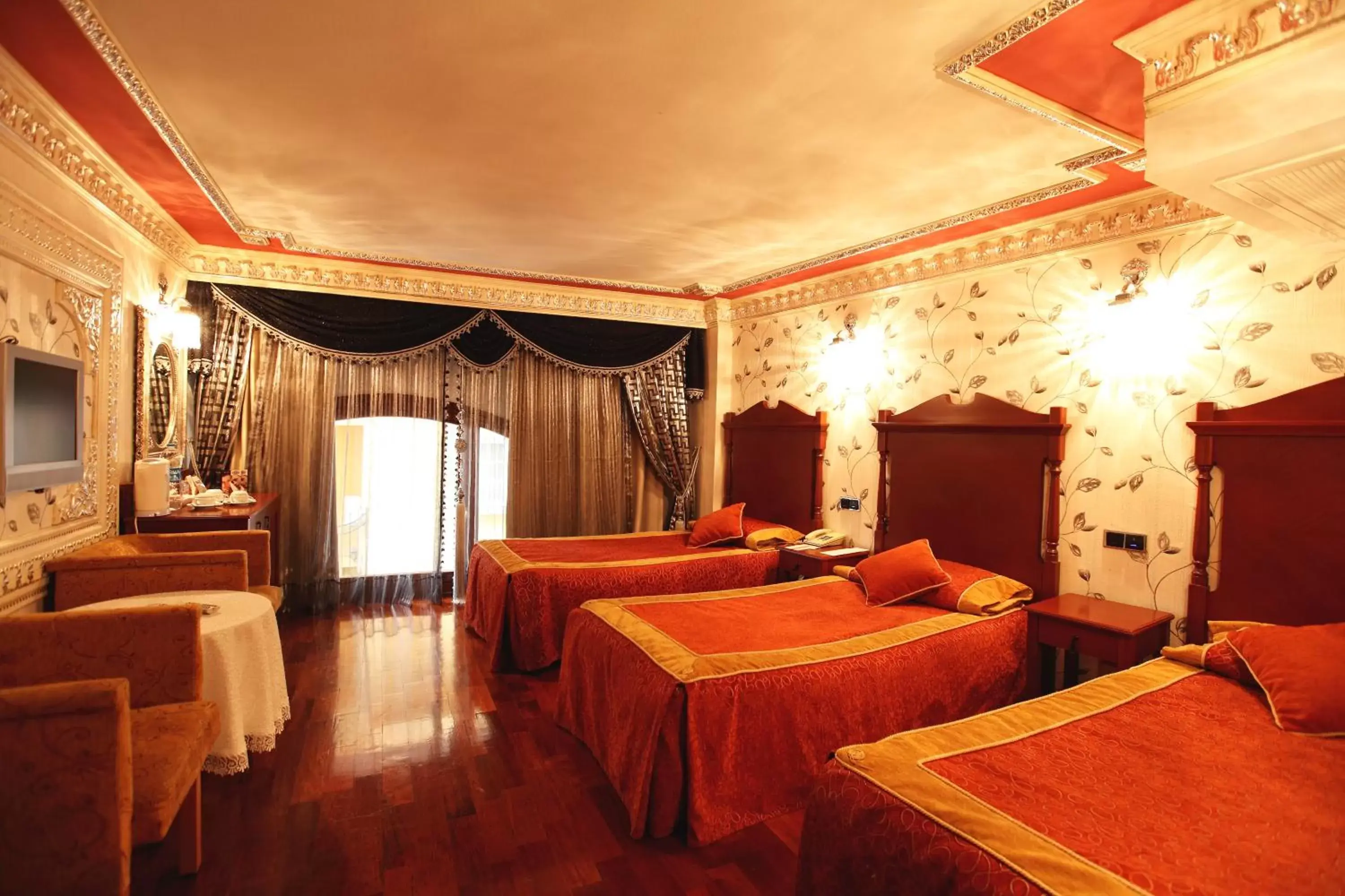 Bed in Deluxe Golden Horn Sultanahmet Hotel