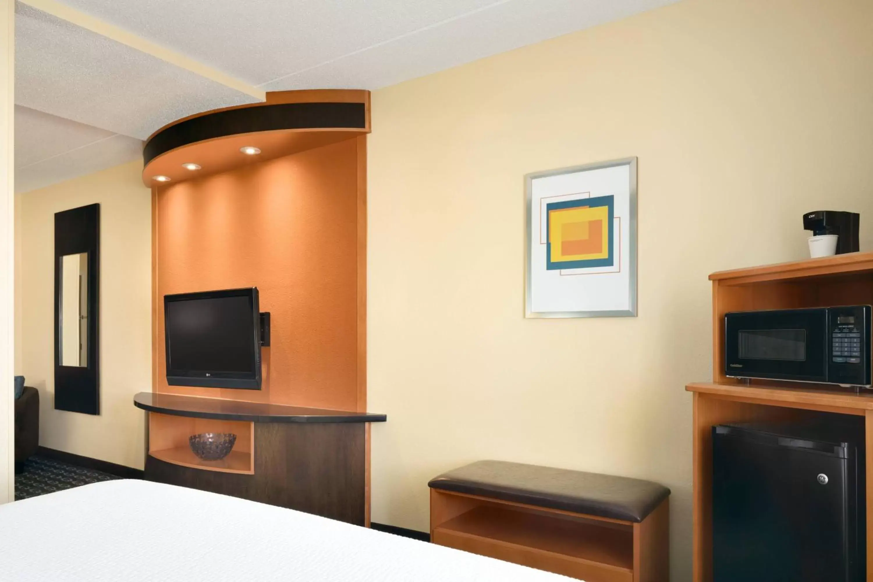 Photo of the whole room, TV/Entertainment Center in Fairfield Inn & Suites Minneapolis Bloomington/Mall of America
