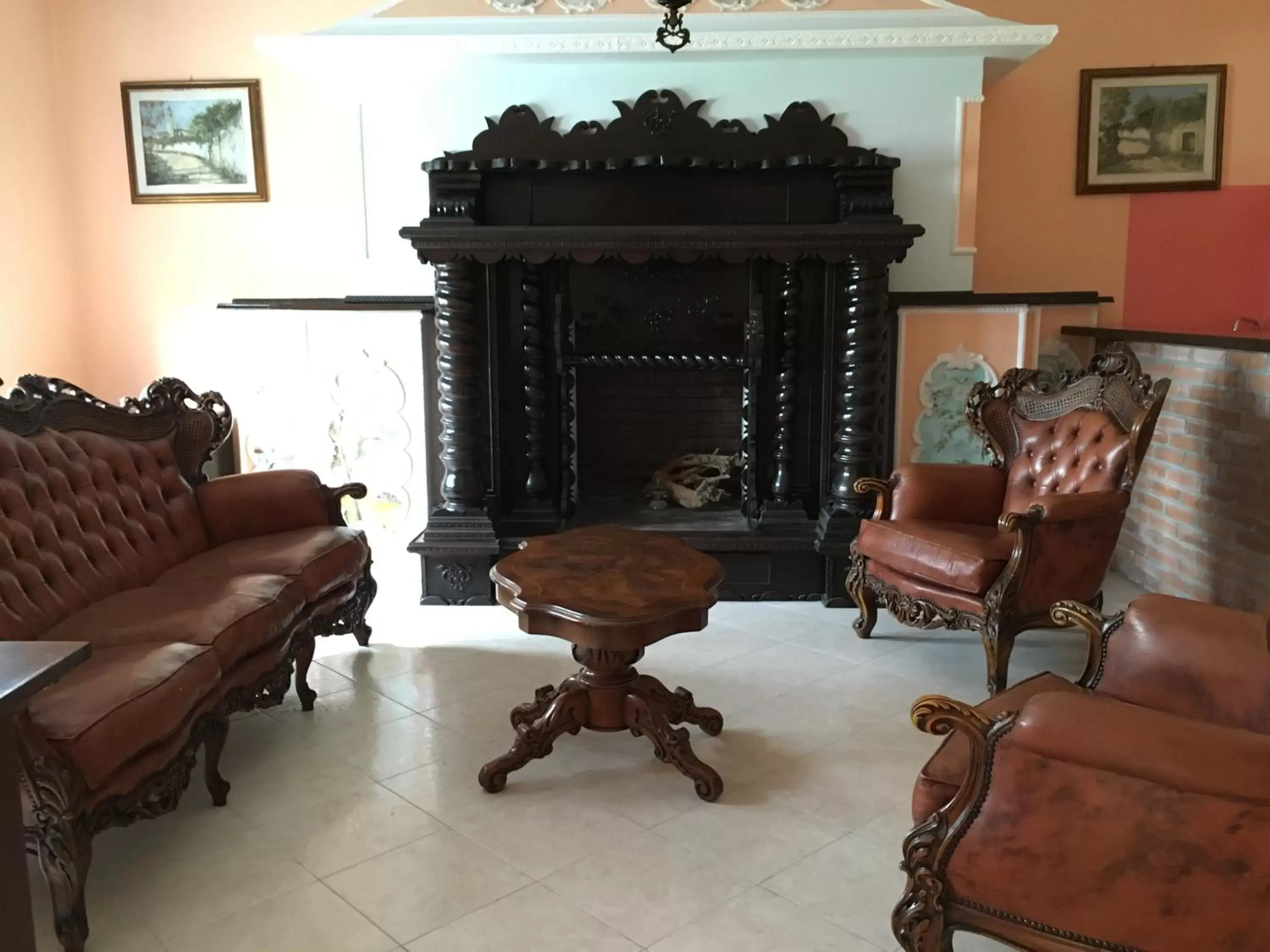 Communal lounge/ TV room, Seating Area in Albergo Italia