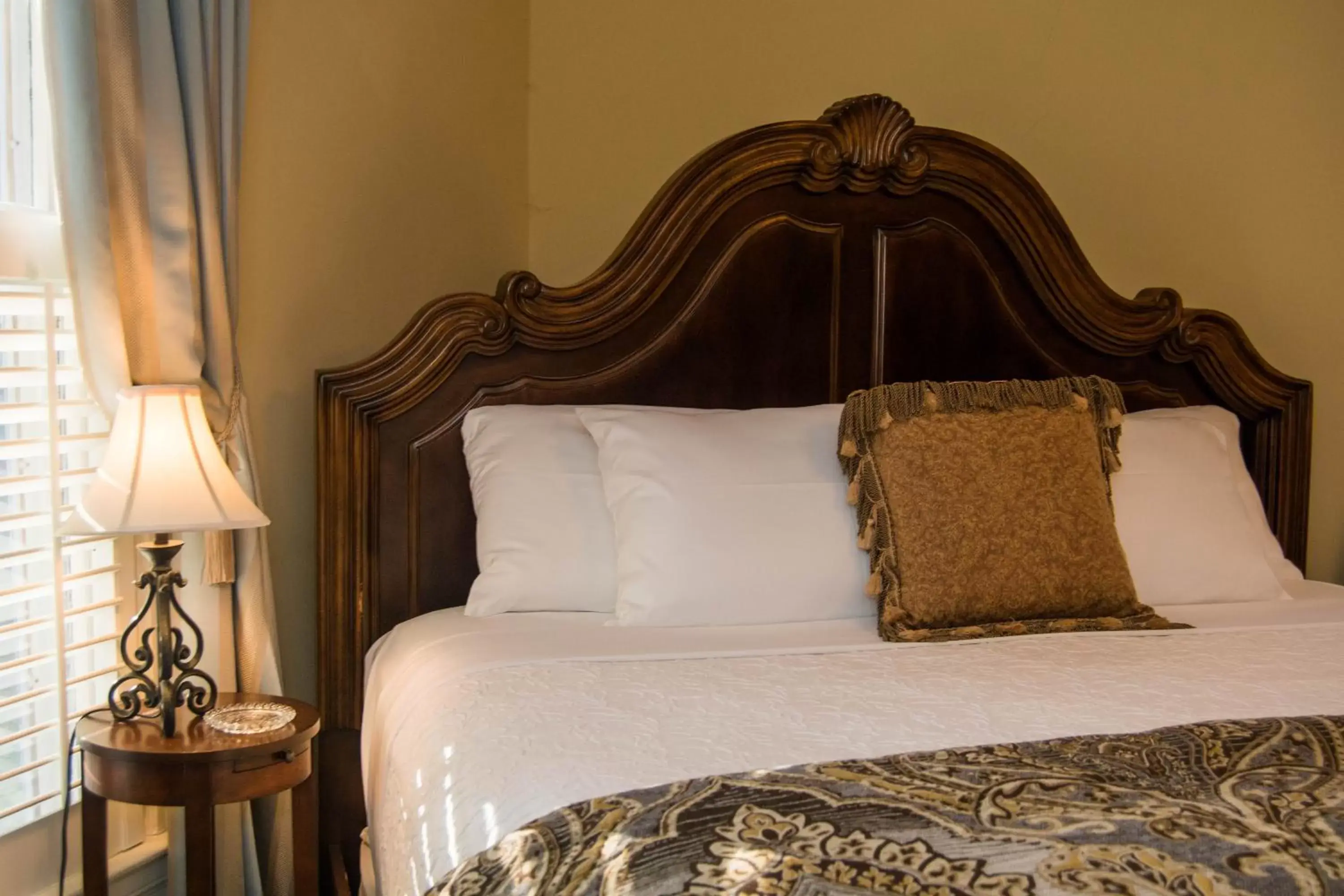 Decorative detail, Bed in Oak Hill On Love Lane Bed and Breakfast Inn