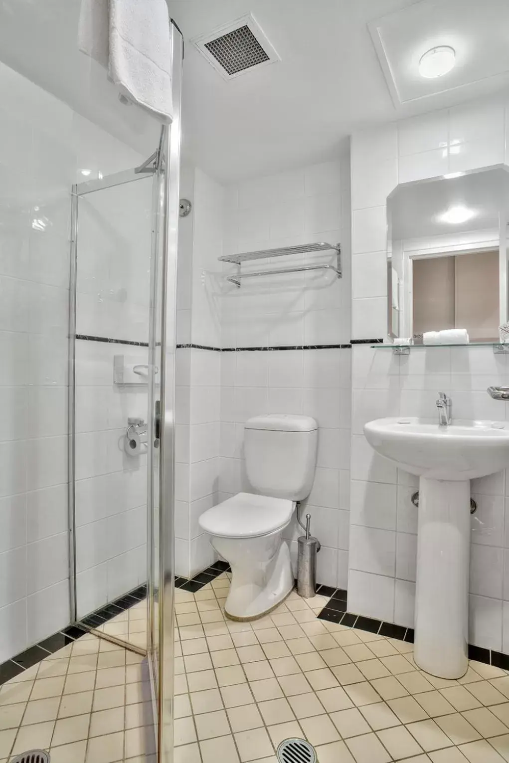 Bathroom in Great Southern Hotel Sydney