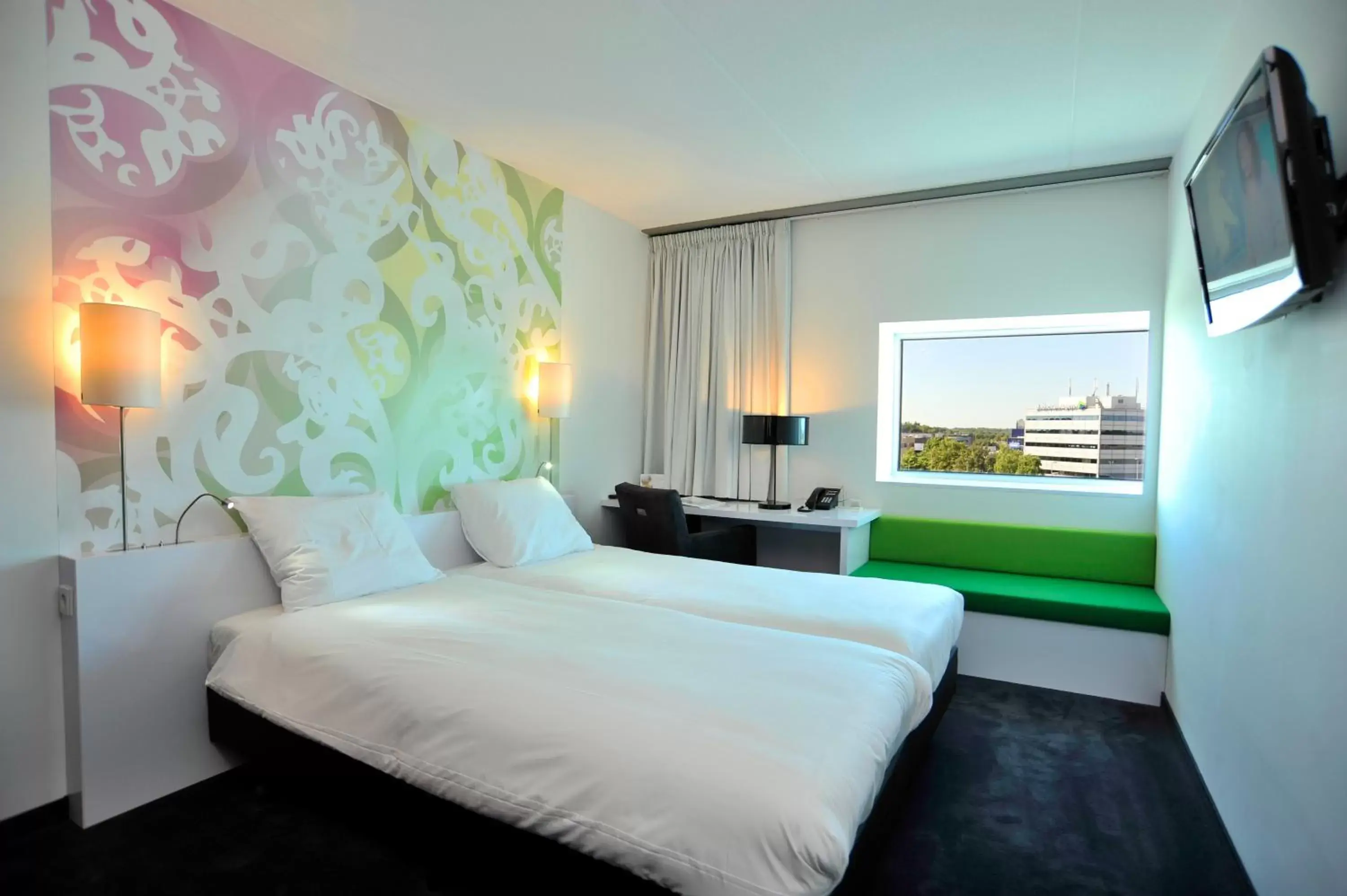 Bed in Tulip Inn Eindhoven Airport