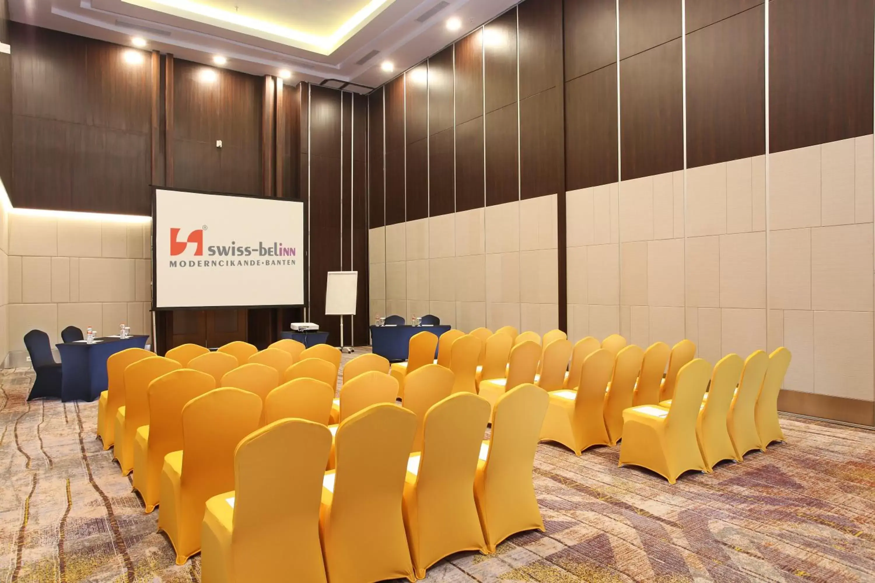 Business facilities in Swiss-Belinn Modern Cikande