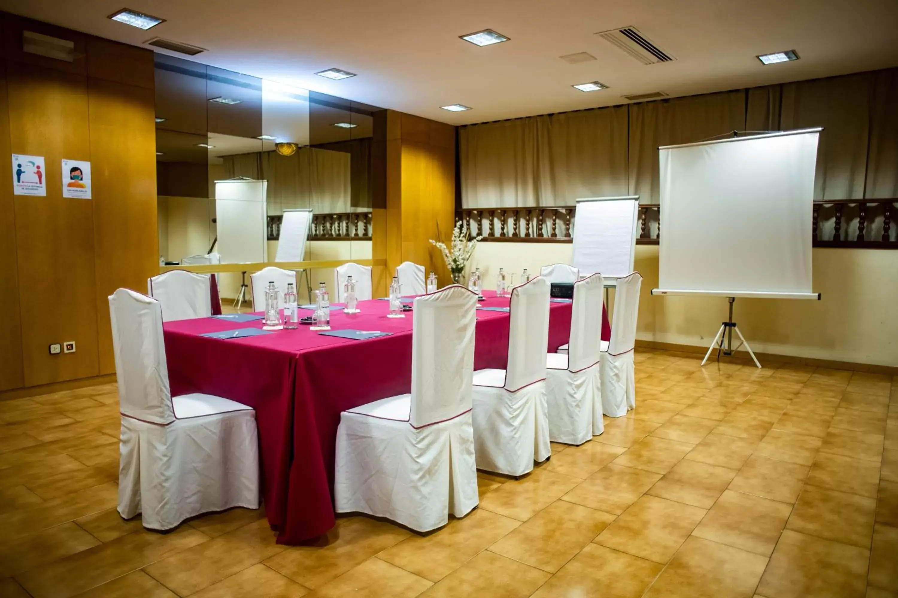 Meeting/conference room in Hotel Zaragoza Royal